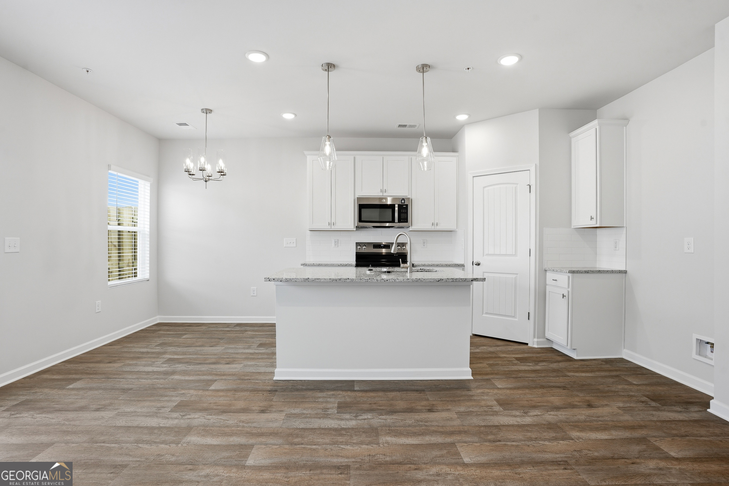 11516 Kimberly Way Property Photo 4