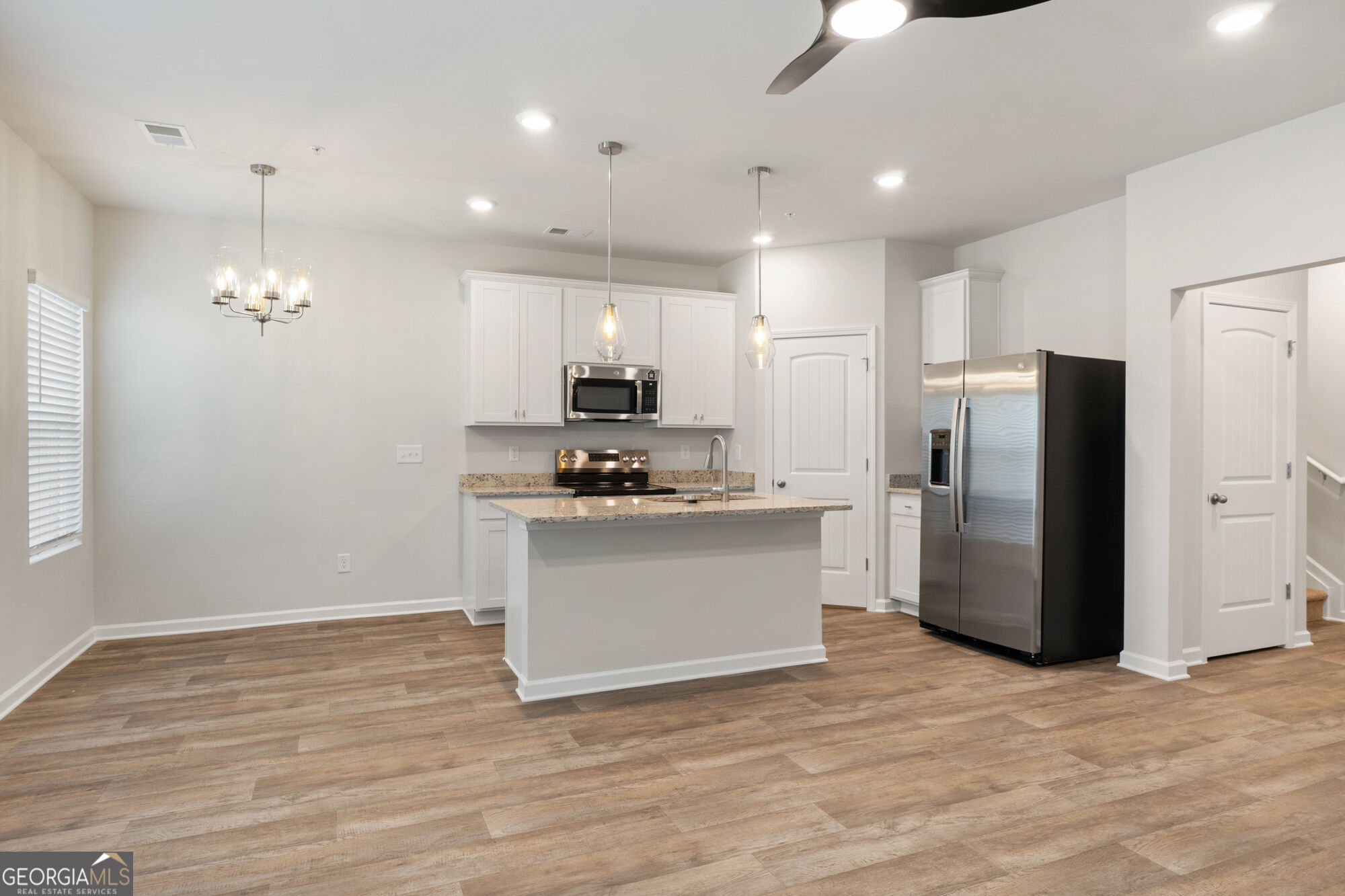 11516 Kimberly Way Property Photo 4