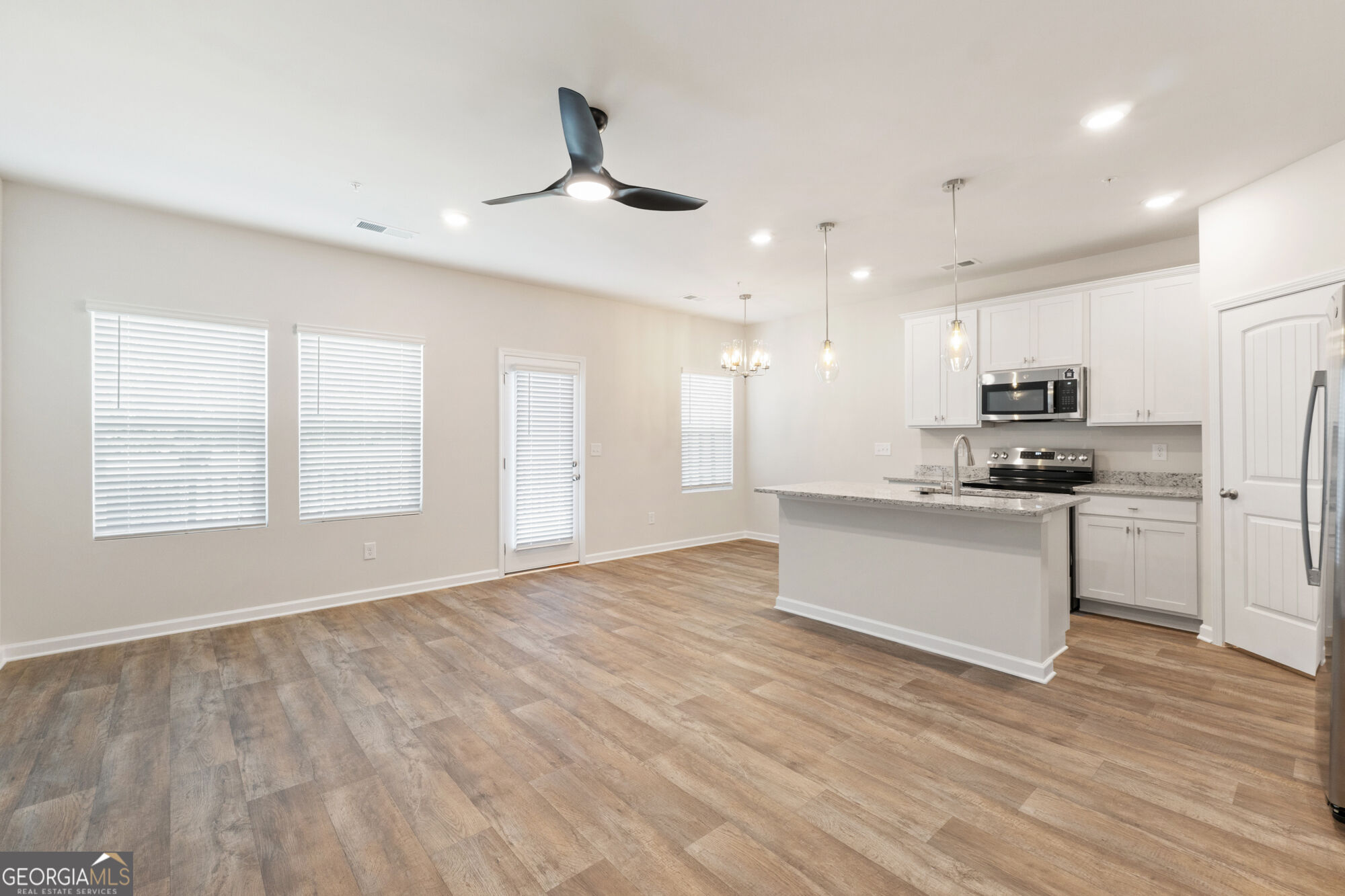 11516 Kimberly Way Property Photo 5