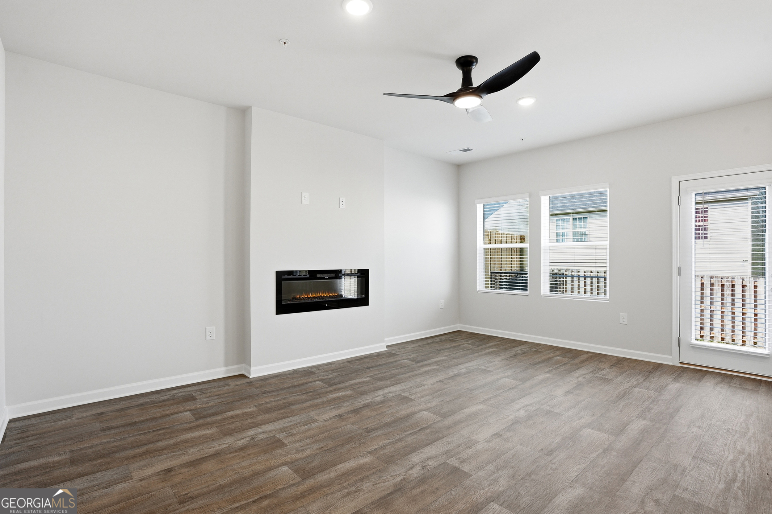 11516 Kimberly Way Property Photo 6