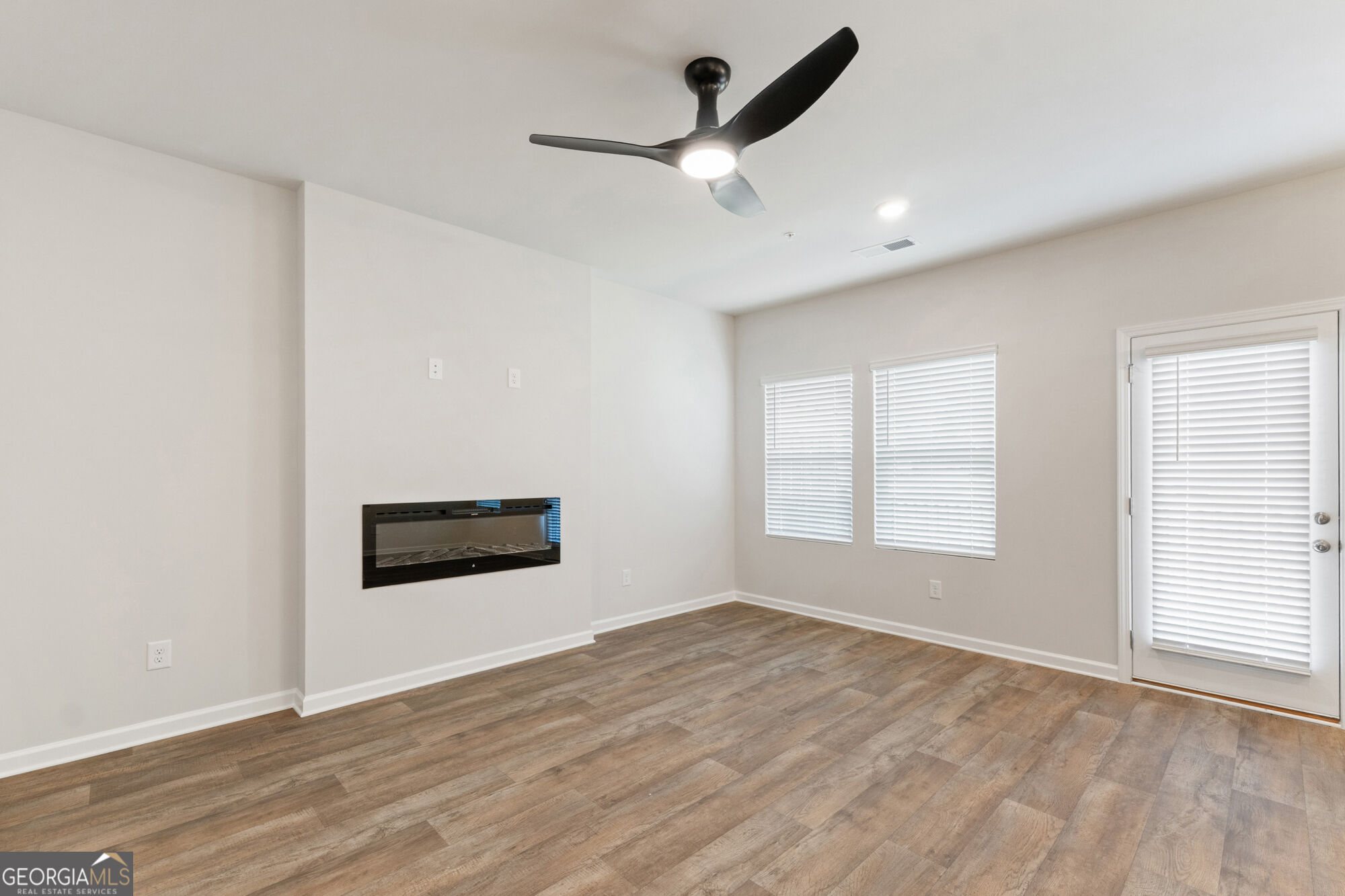 11516 Kimberly Way Property Photo 6