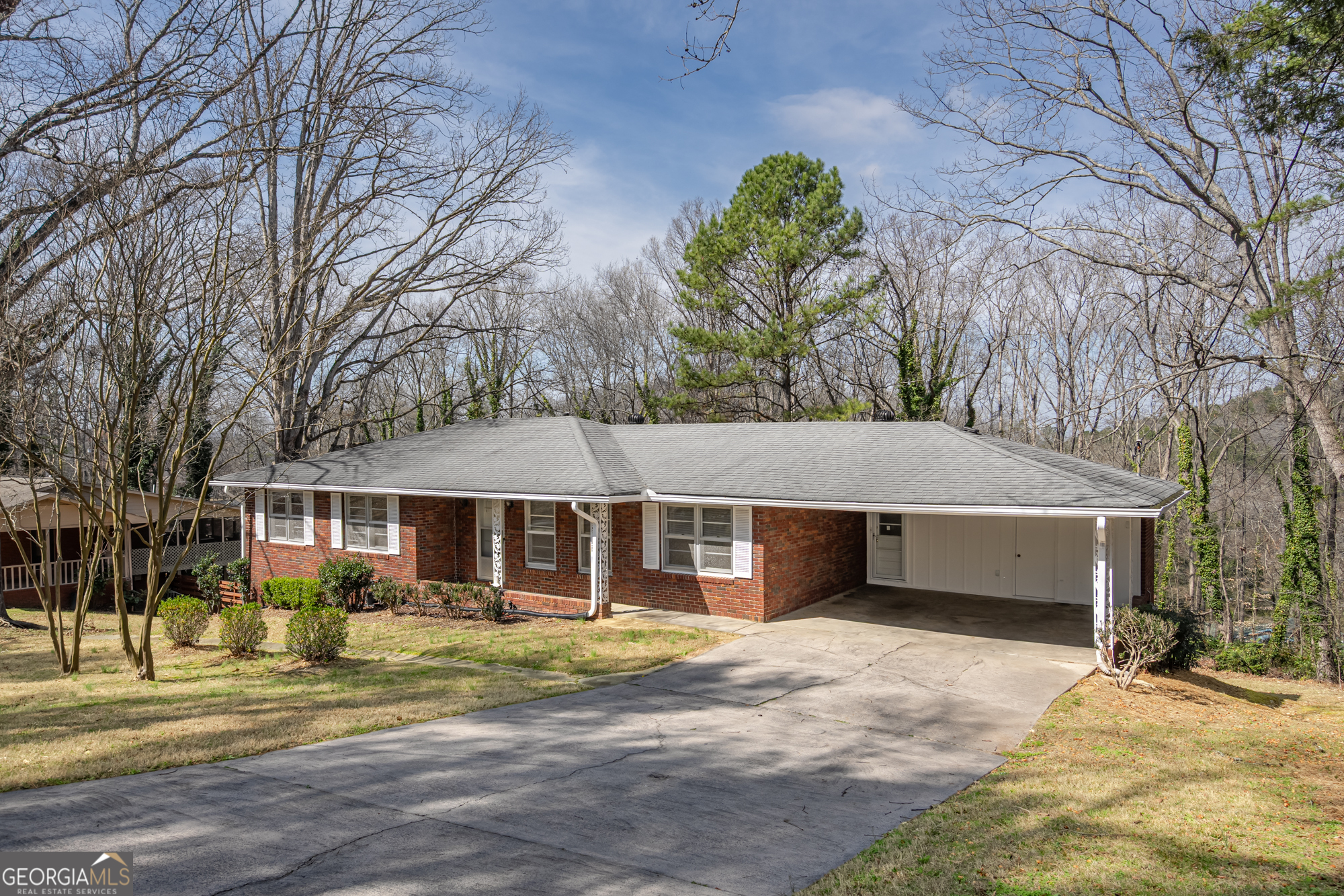 33 Summit Drive Property Photo 1