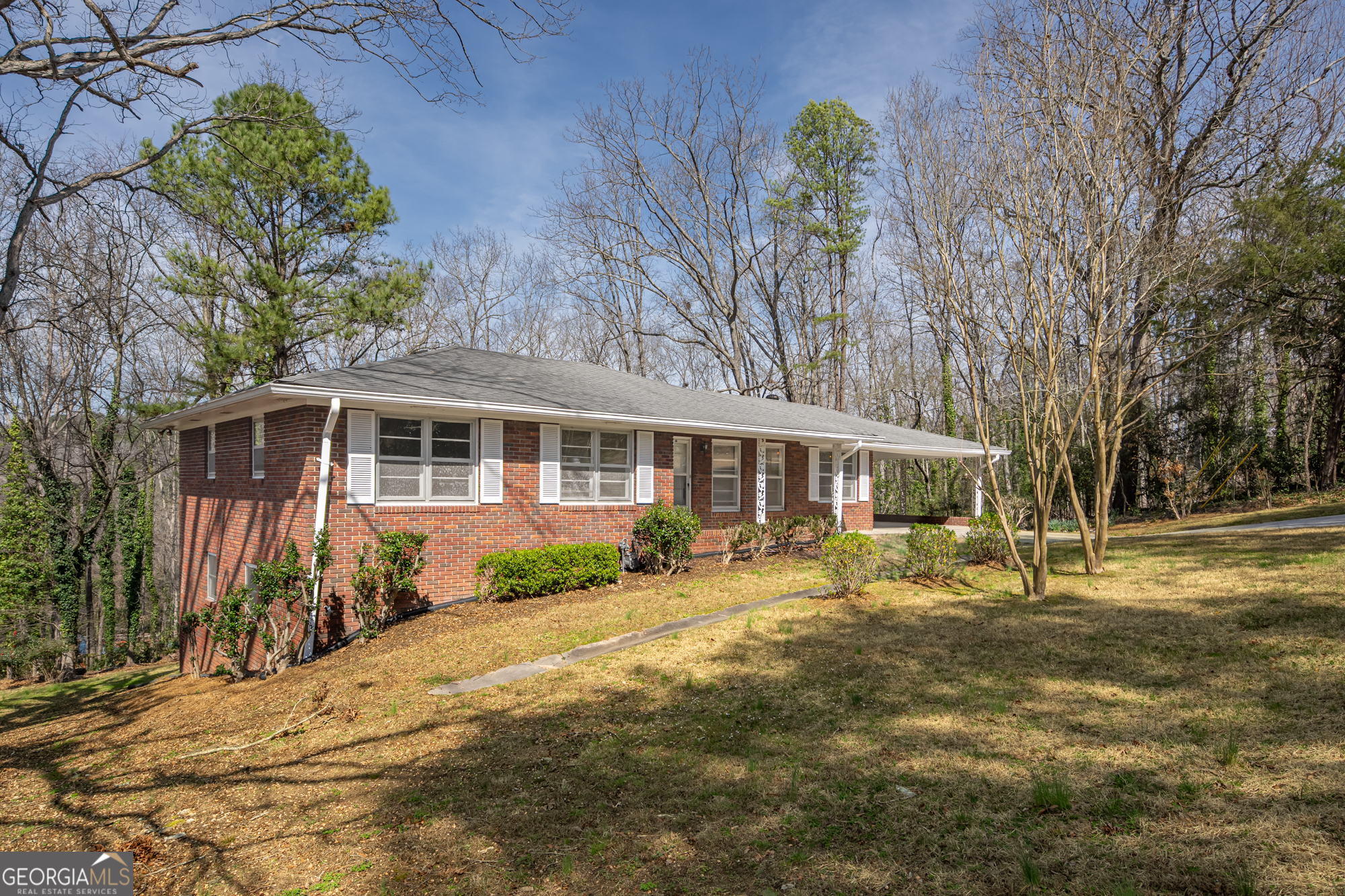 33 Summit Drive Property Photo 3