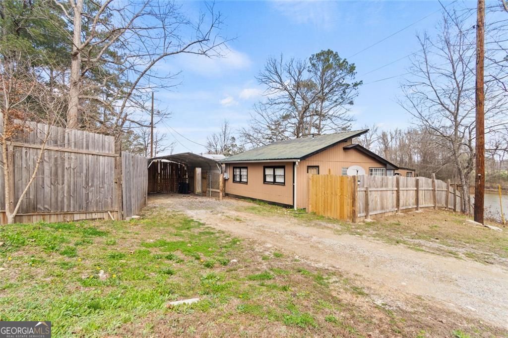 8126 Blacks Bluff Road Sw Property Photo 4