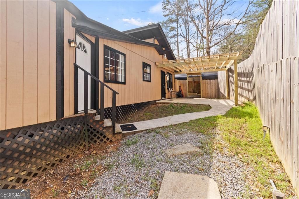 8126 Blacks Bluff Road Sw Property Photo 5