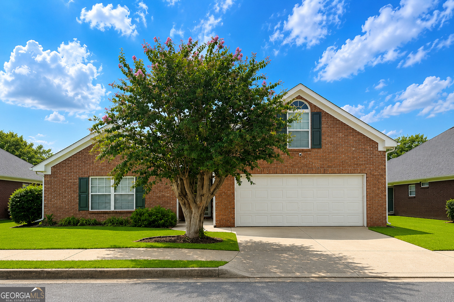 215 Prominent Loop Property Photo 1