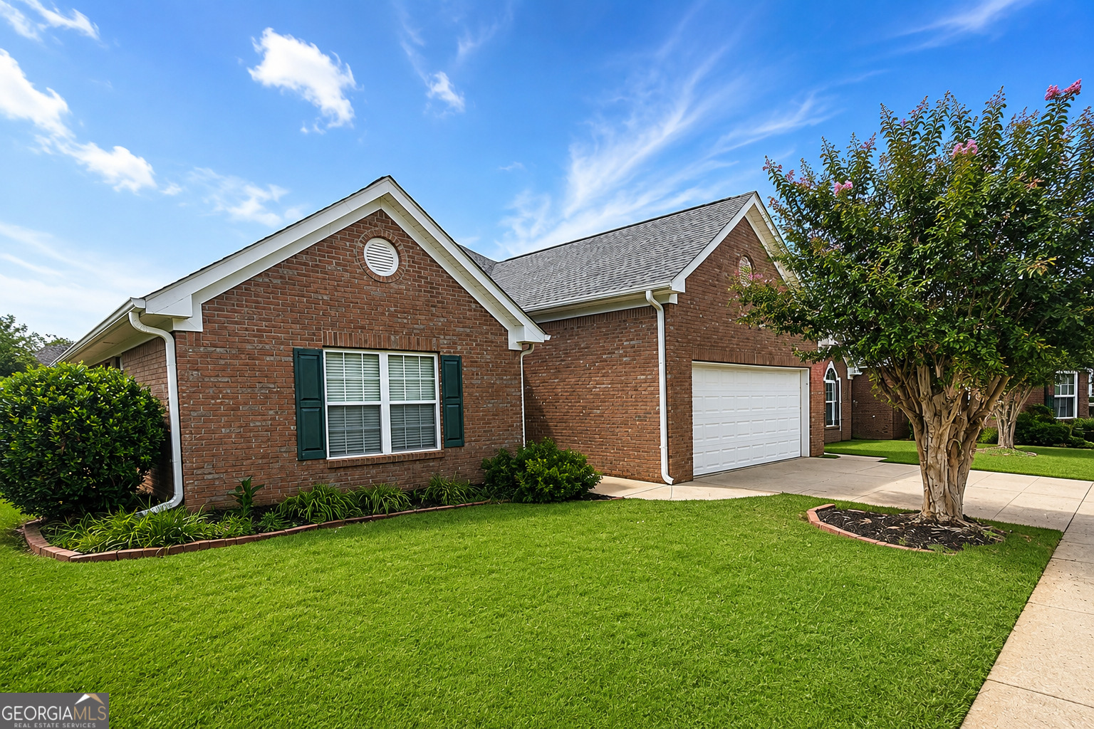 215 Prominent Loop Property Photo 2