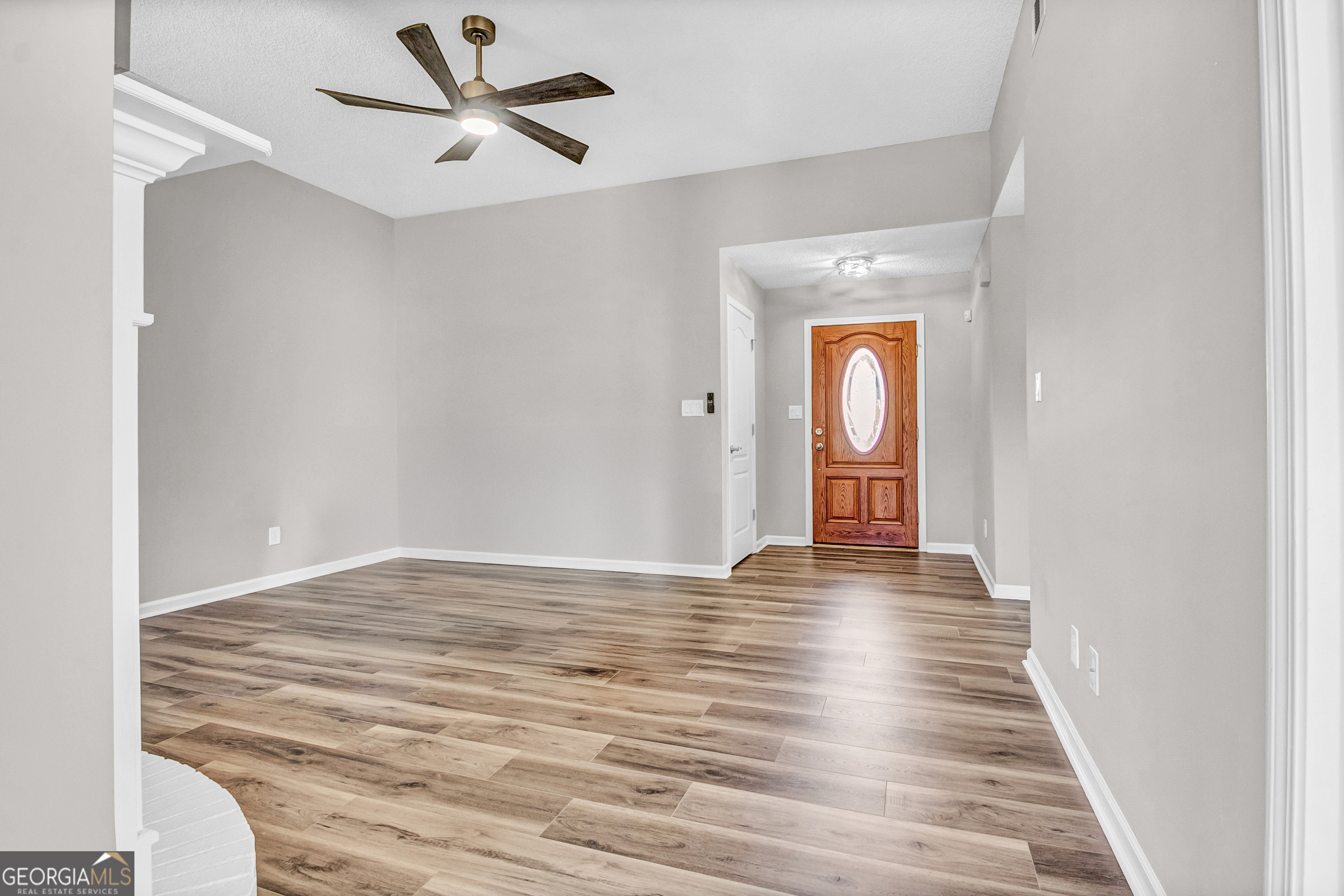 215 Prominent Loop Property Photo 6
