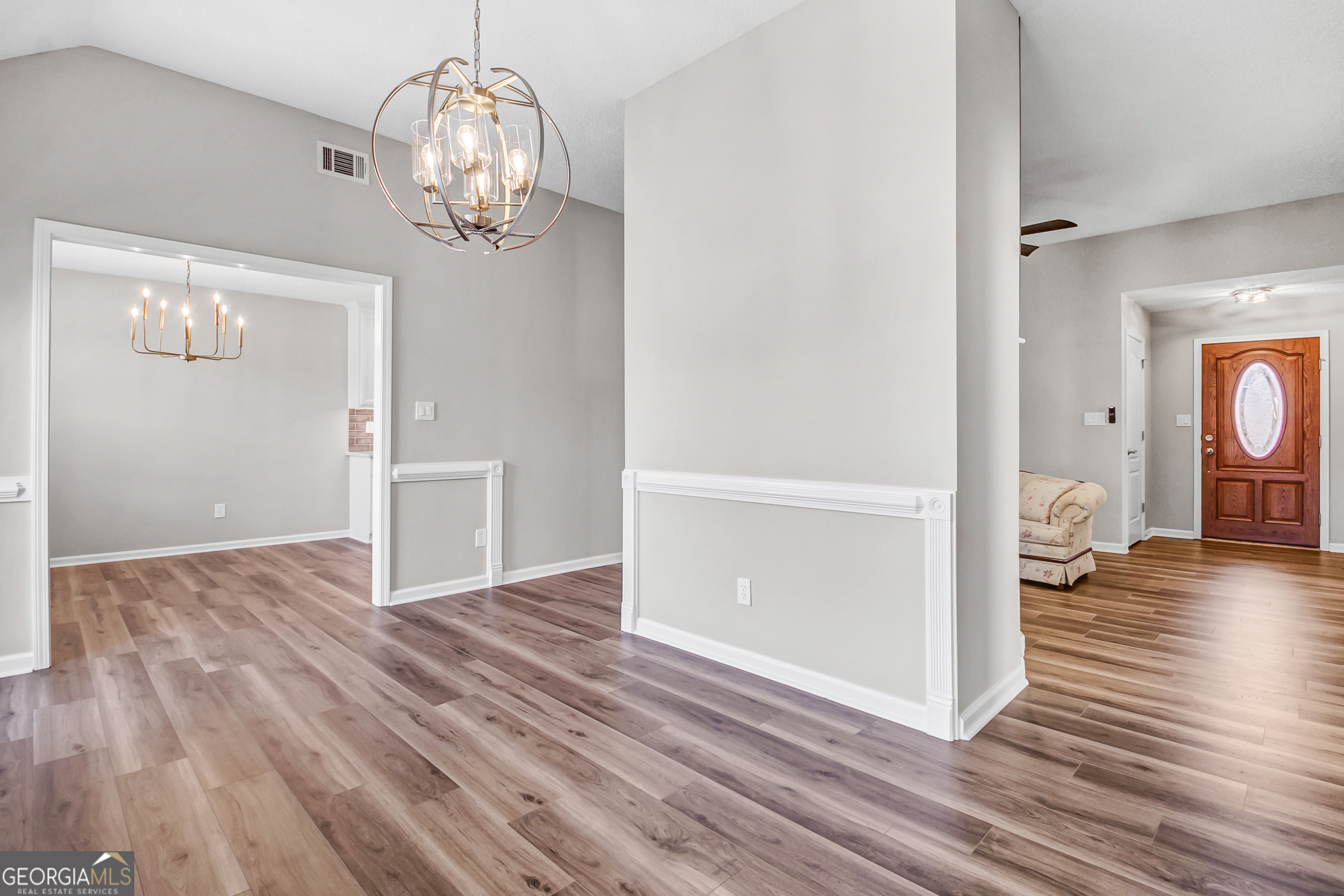 215 Prominent Loop Property Photo 7