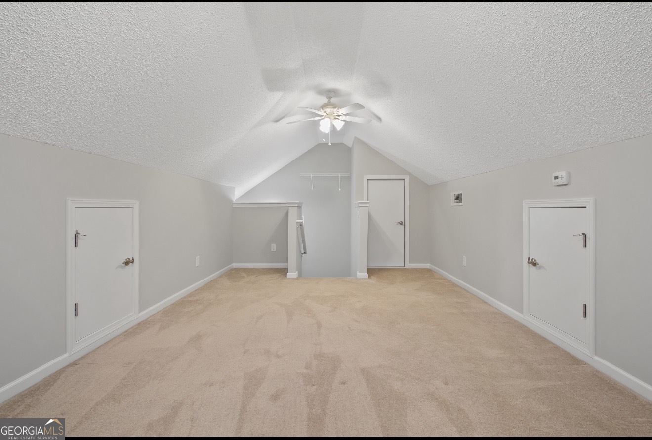 215 Prominent Loop Property Photo 8