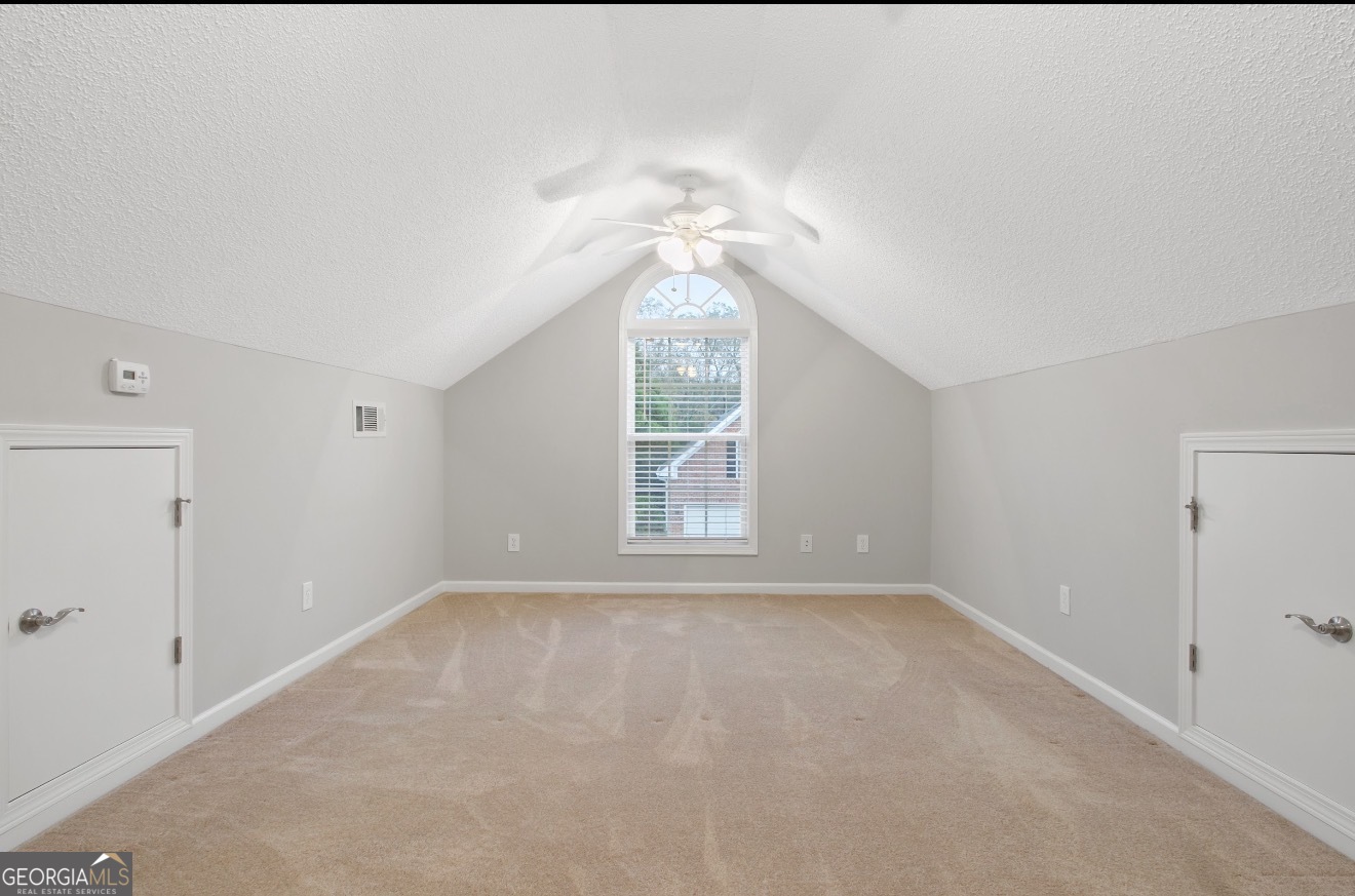 215 Prominent Loop Property Photo 9