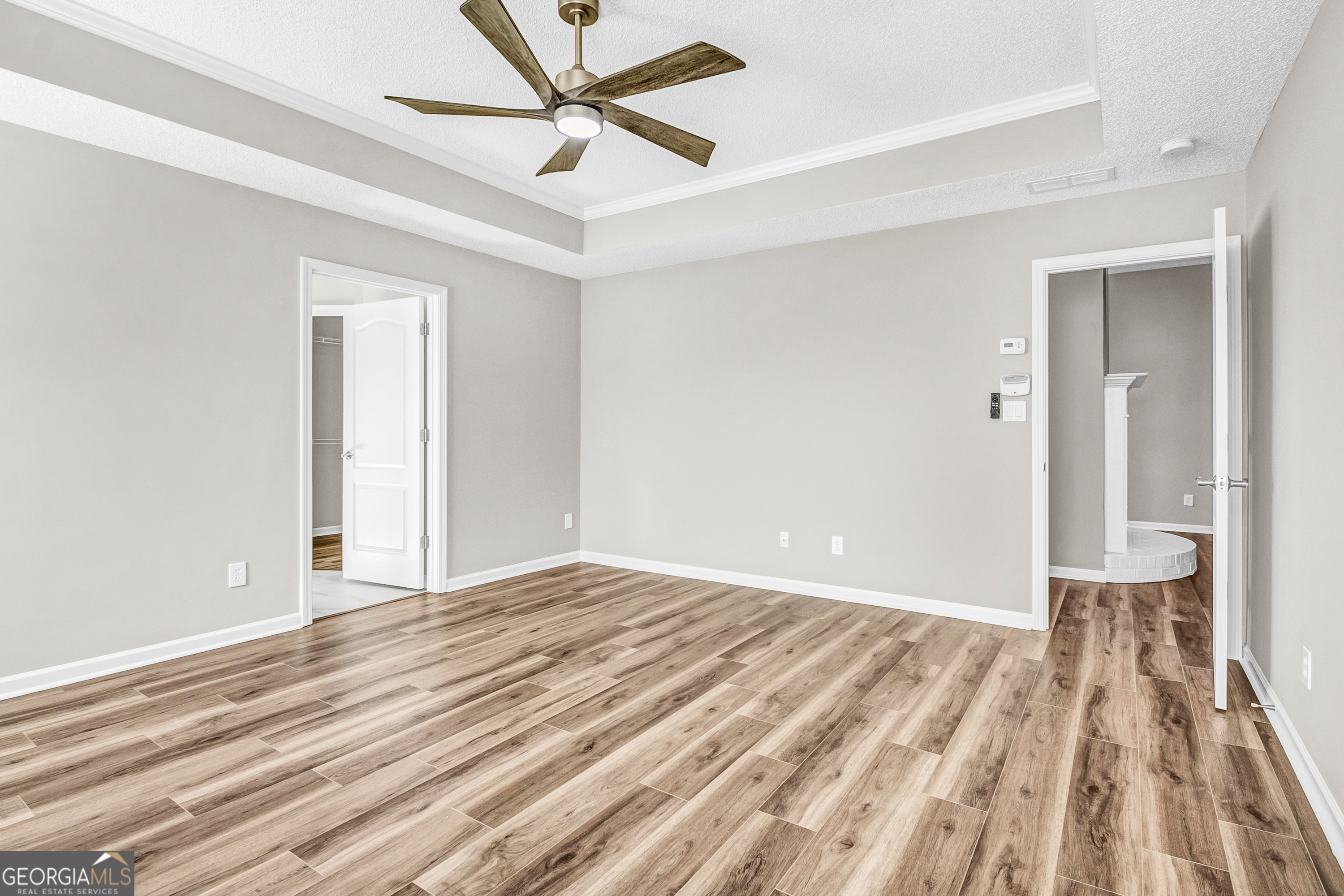 215 Prominent Loop Property Photo 14