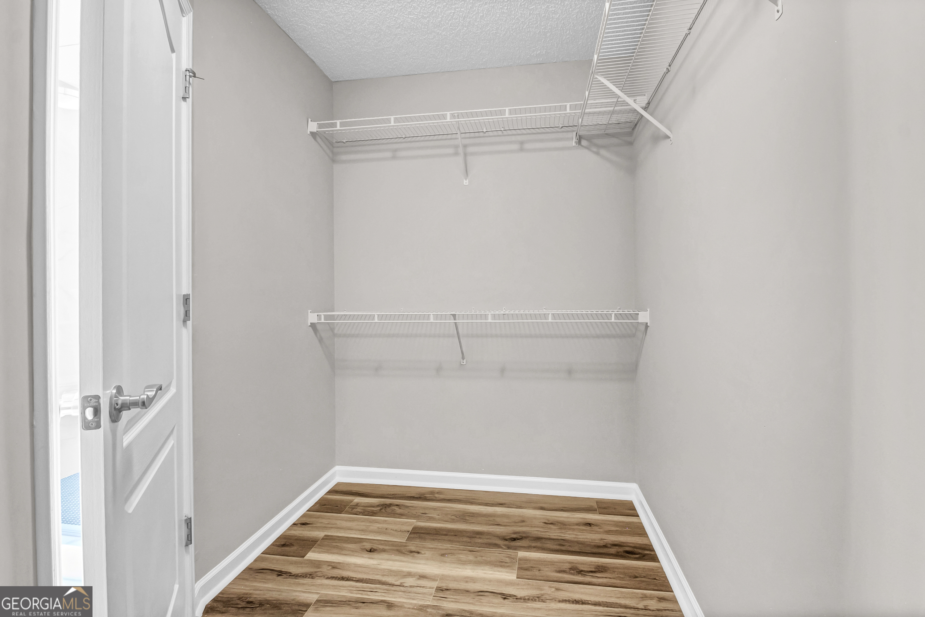 215 Prominent Loop Property Photo 18