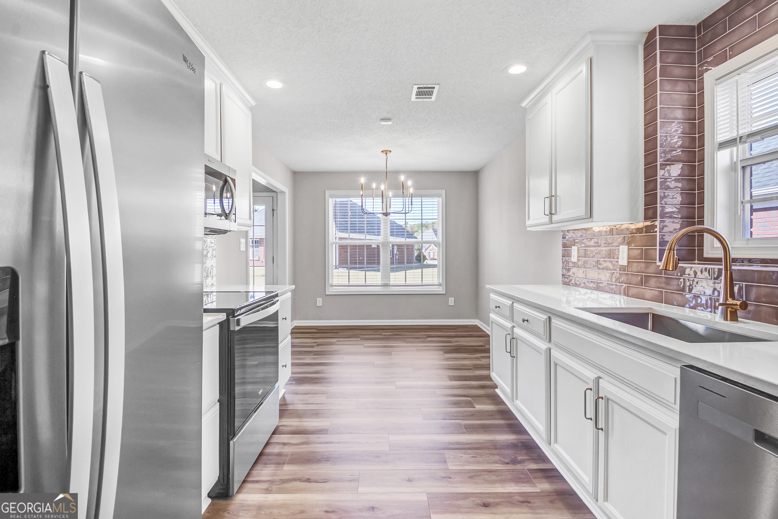 215 Prominent Loop Property Photo 23