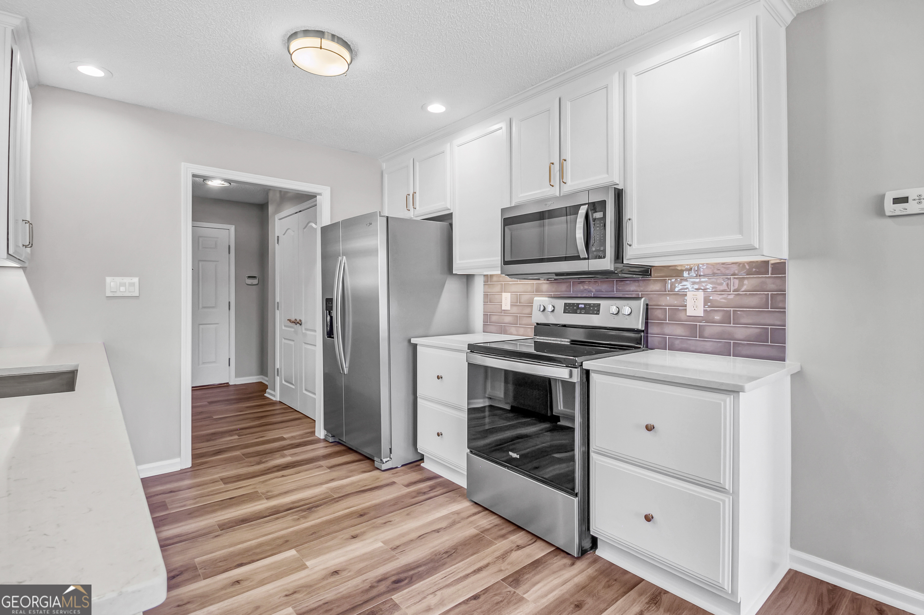 215 Prominent Loop Property Photo 25