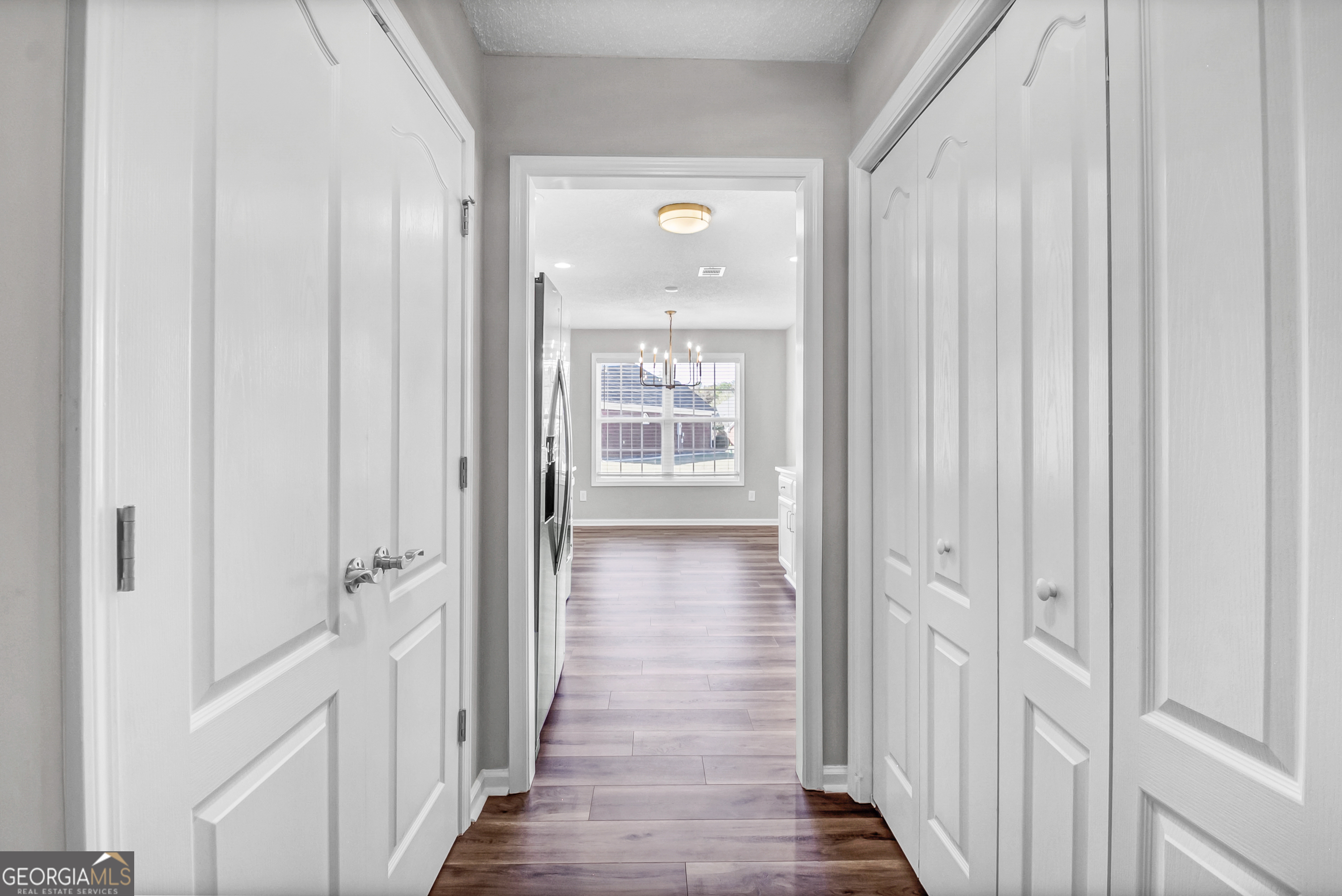 215 Prominent Loop Property Photo 26