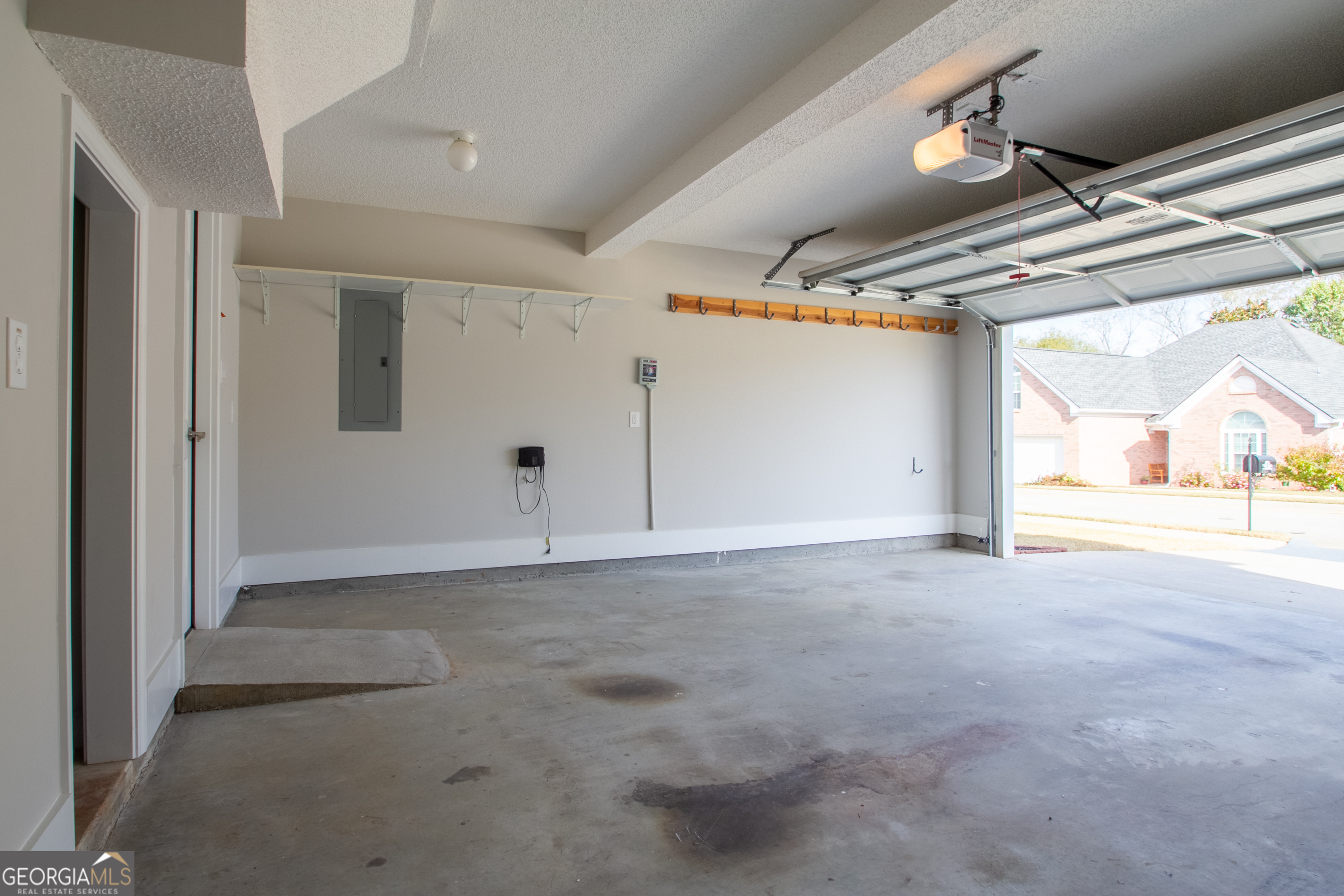 215 Prominent Loop Property Photo 27