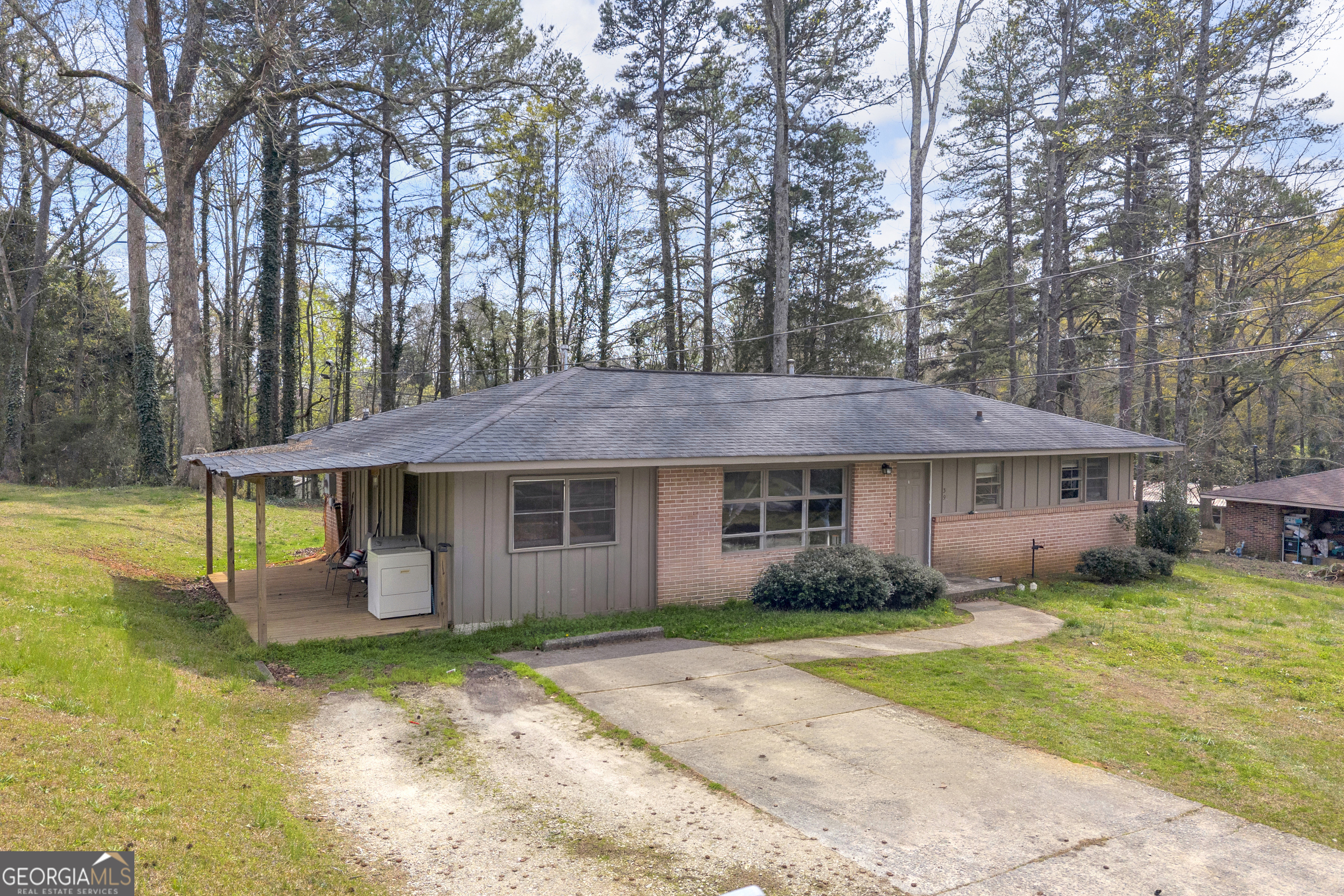 39 Meadowbrook Drive Property Photo 1