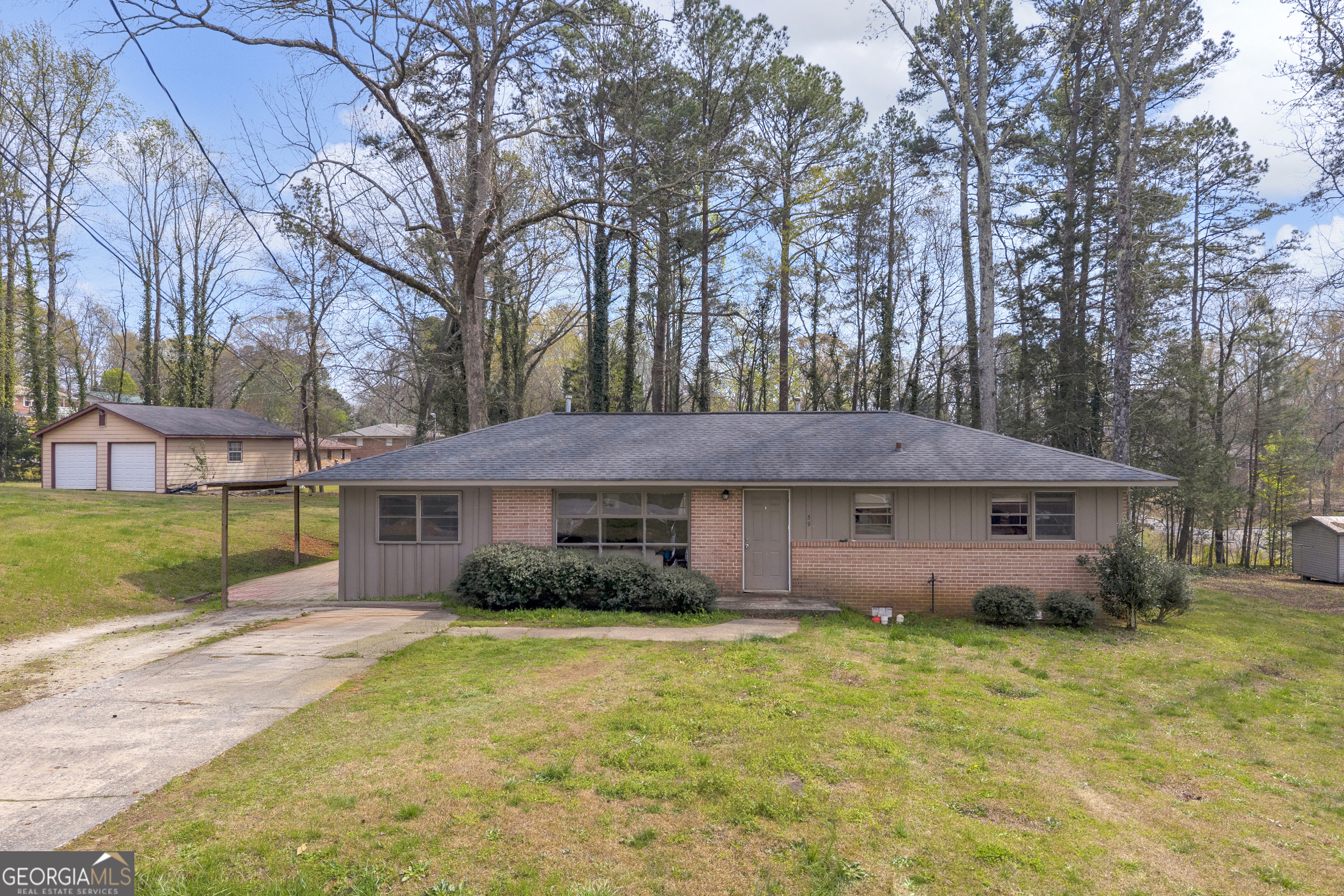 39 Meadowbrook Drive Property Photo 2