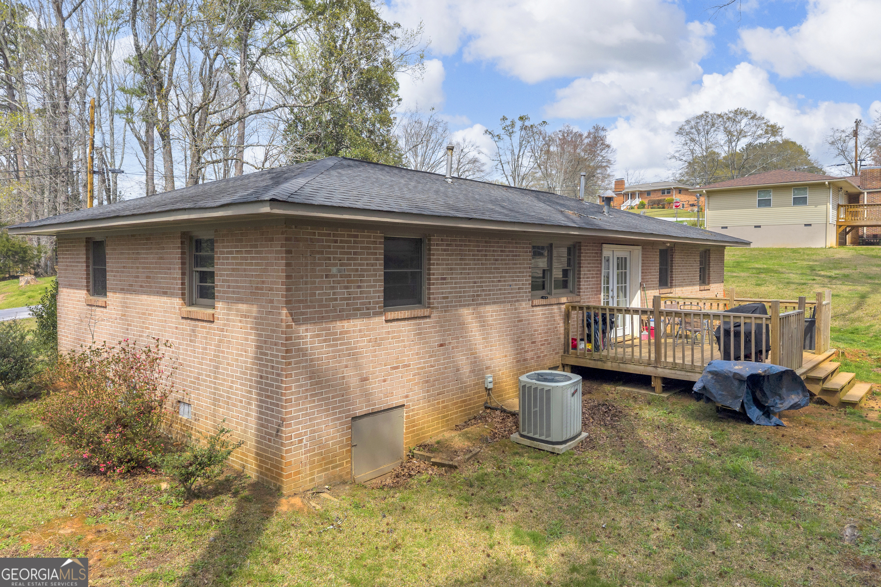 39 Meadowbrook Drive Property Photo 3