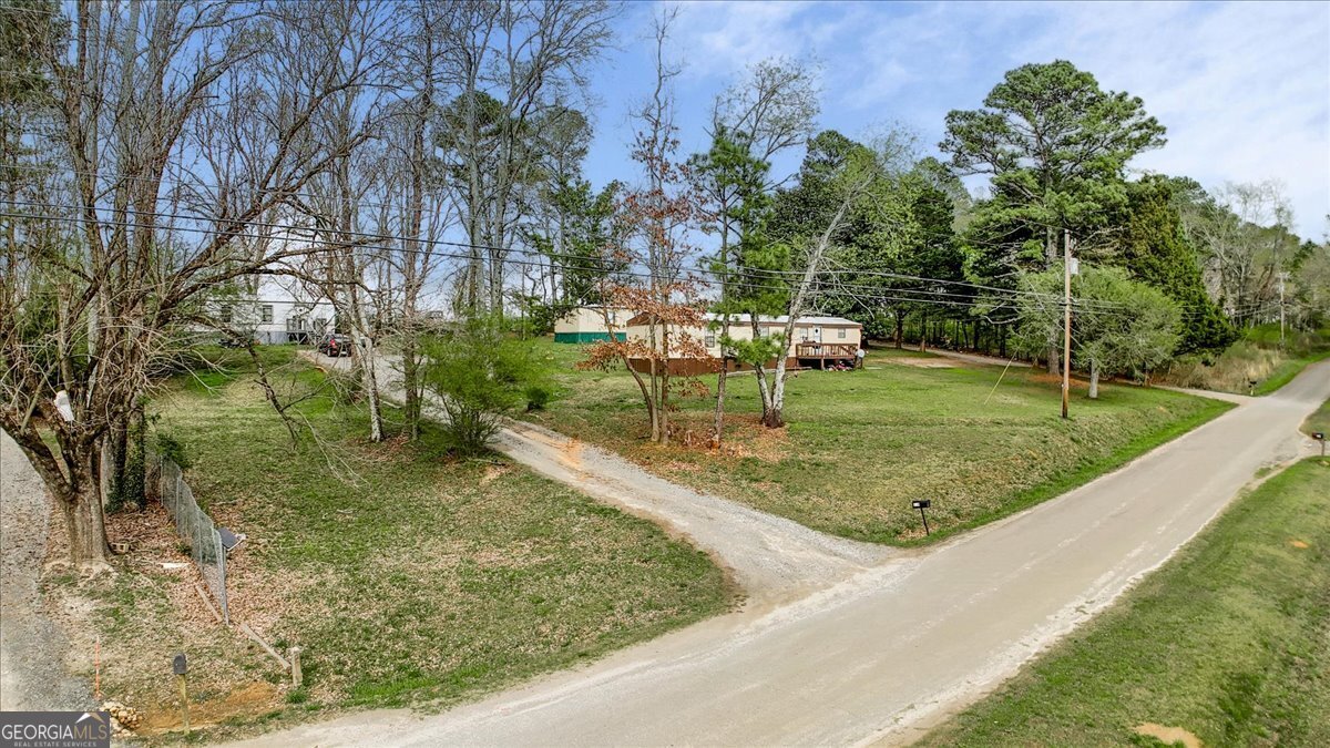 217 Robin Road Property Photo 3