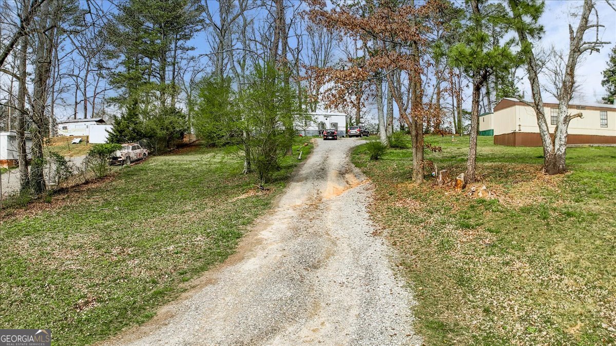 217 Robin Road Property Photo 5