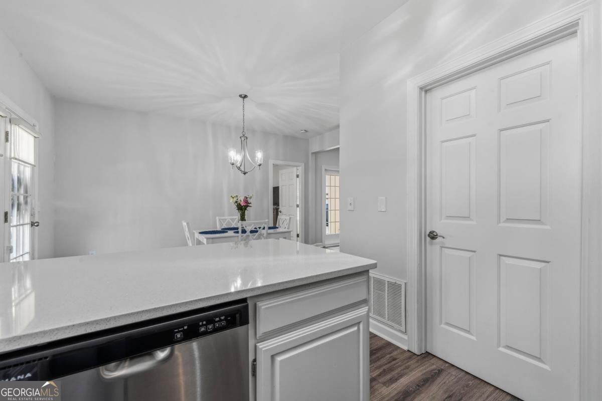 1432 Club Drive Property Photo 18