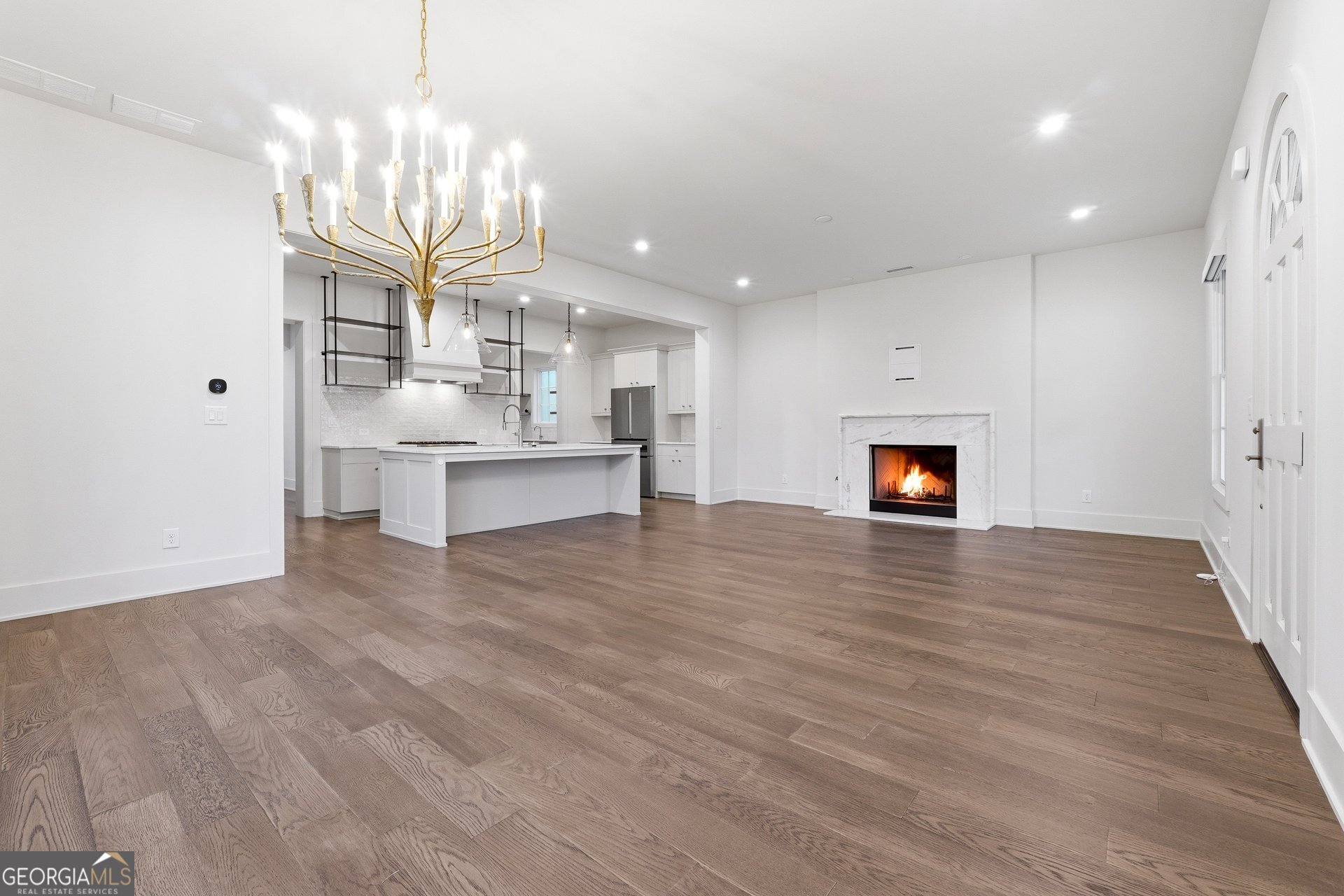 215 3rd Street Property Photo 6