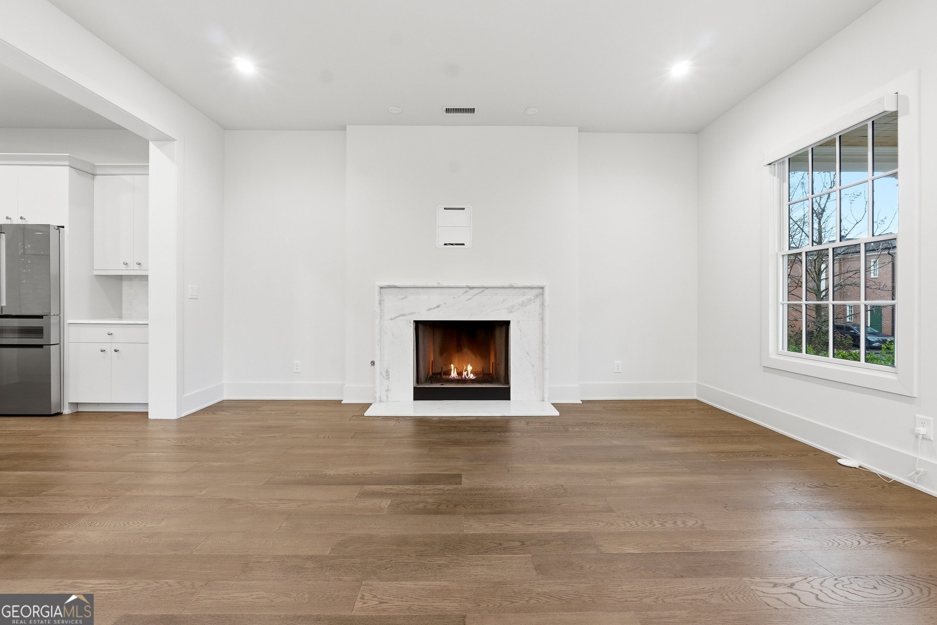 215 3rd Street Property Photo 7