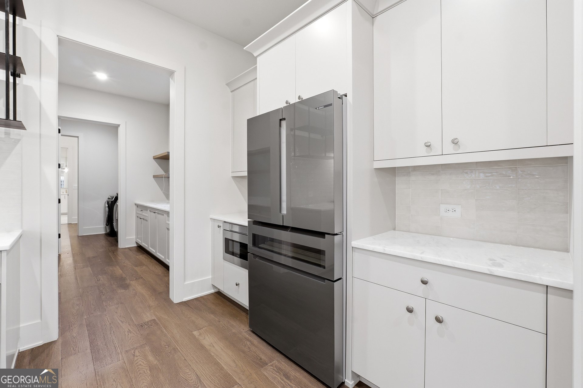 215 3rd Street Property Photo 10