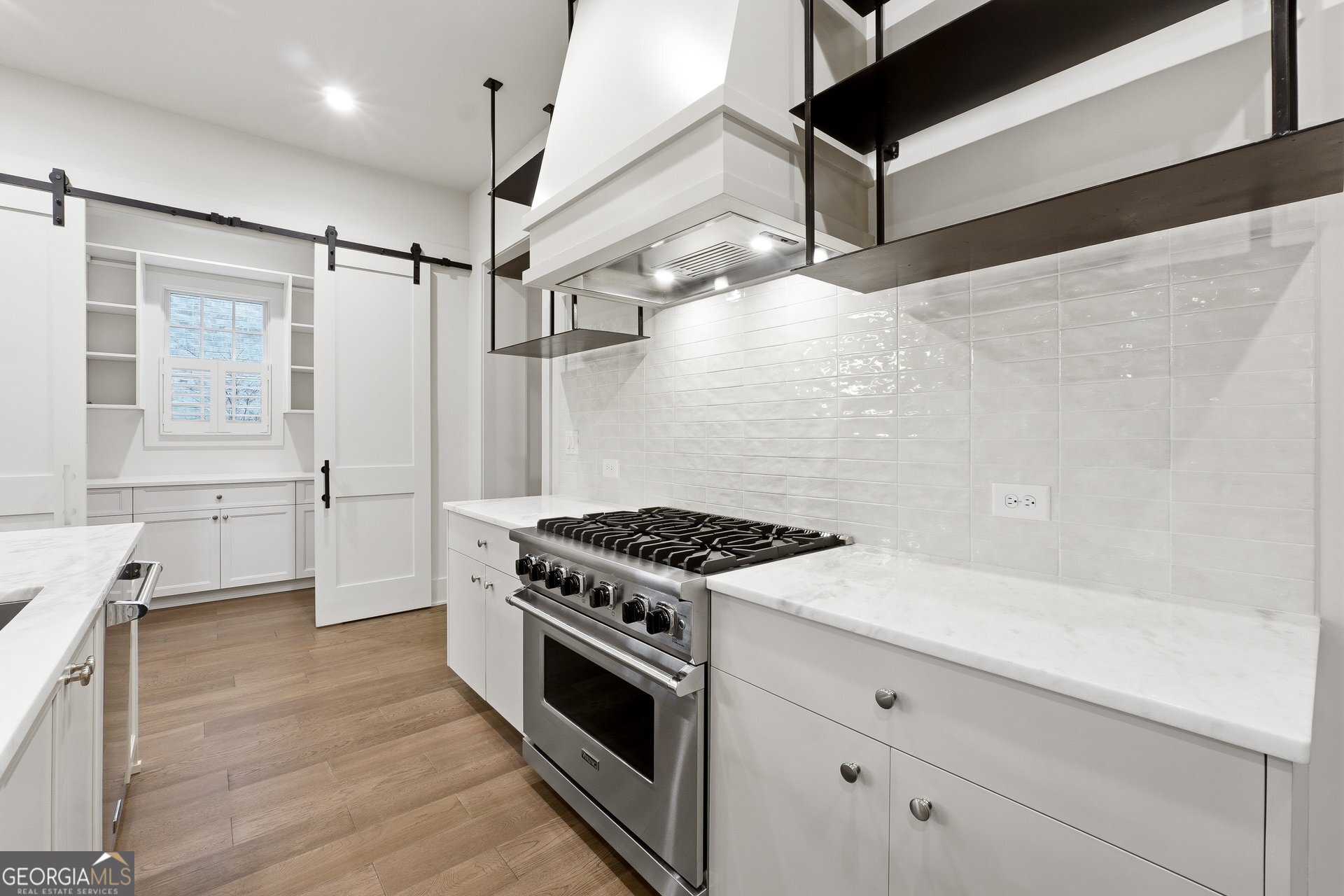 215 3rd Street Property Photo 11