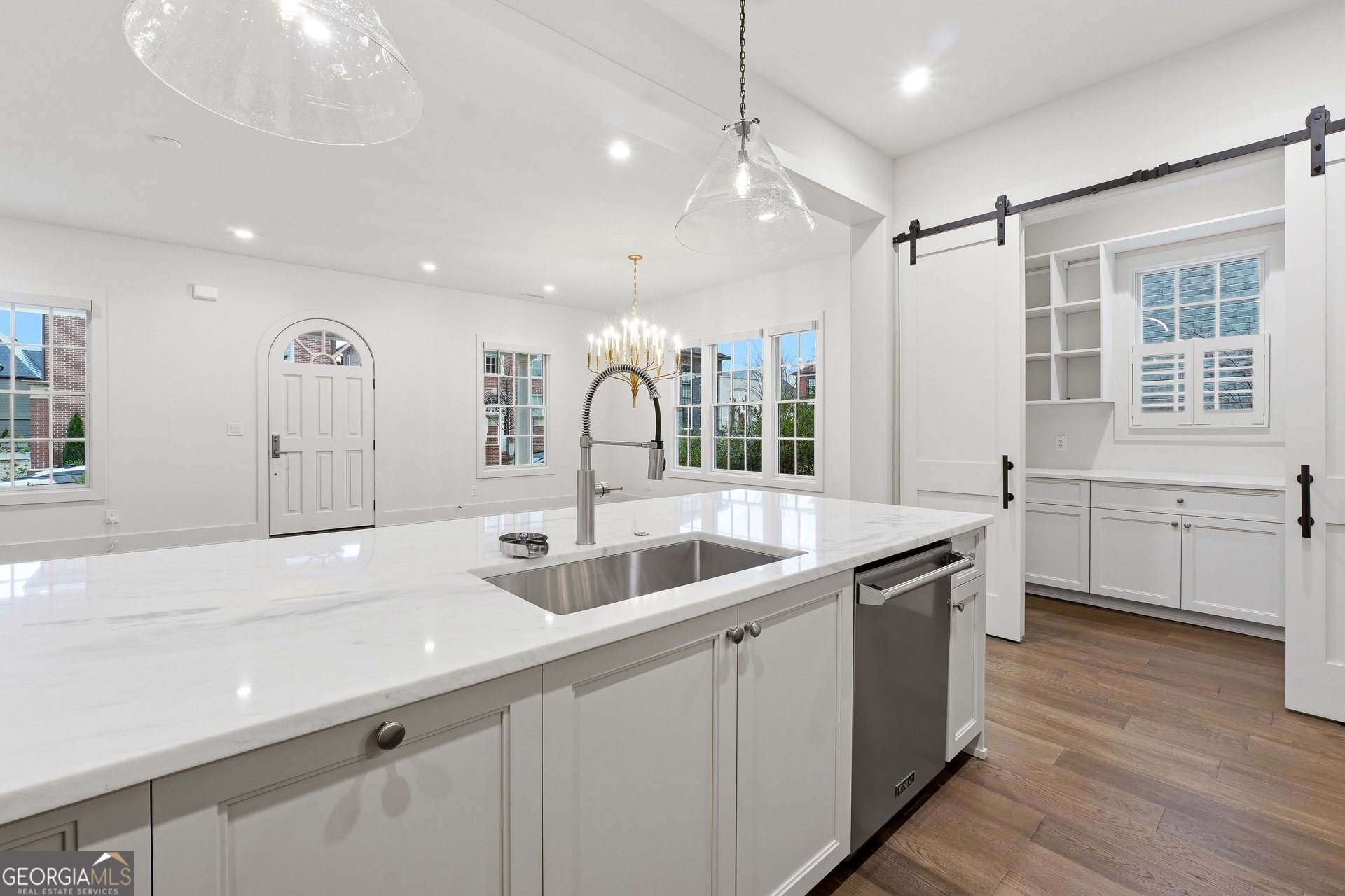 215 3rd Street Property Photo 12