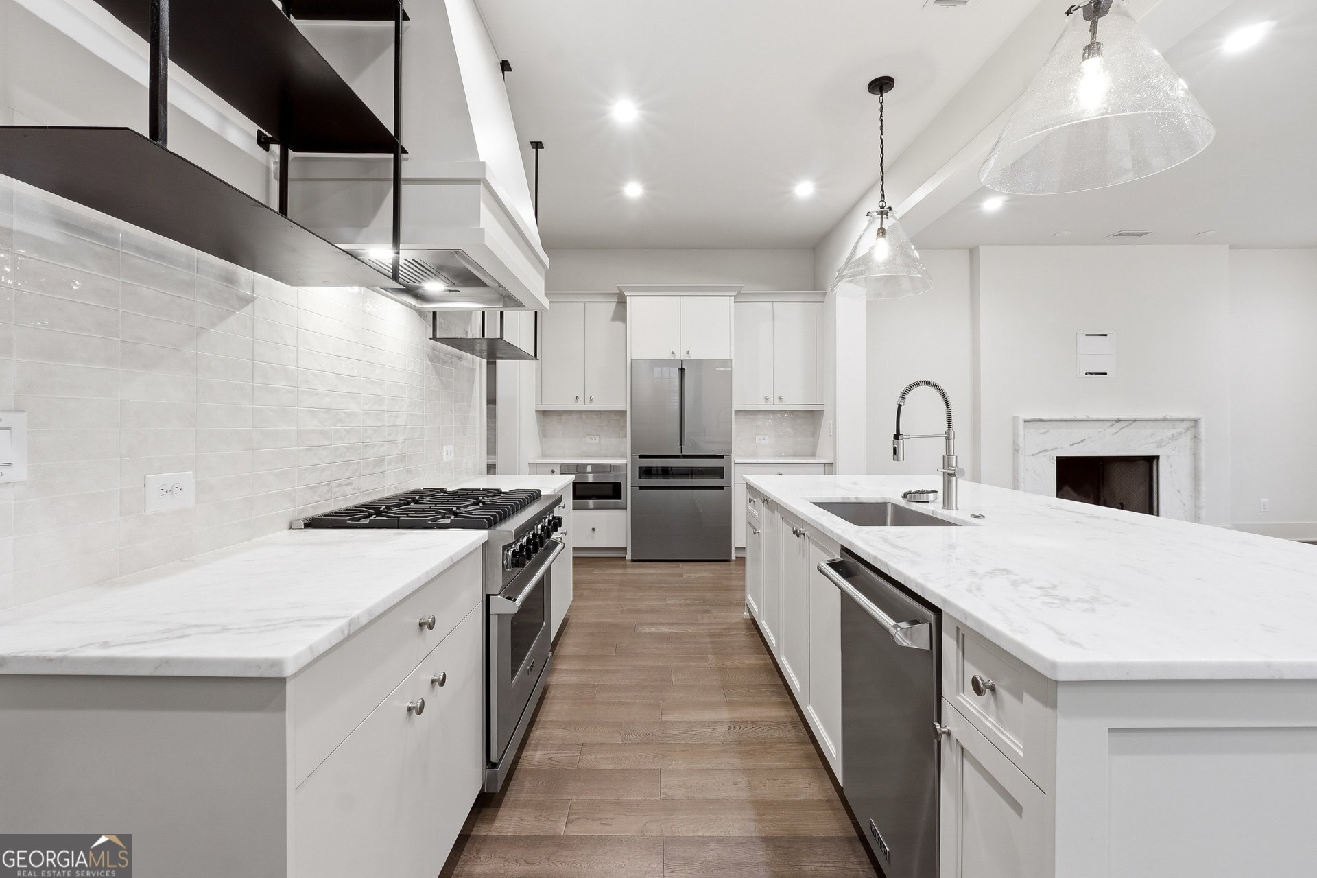 215 3rd Street Property Photo 13