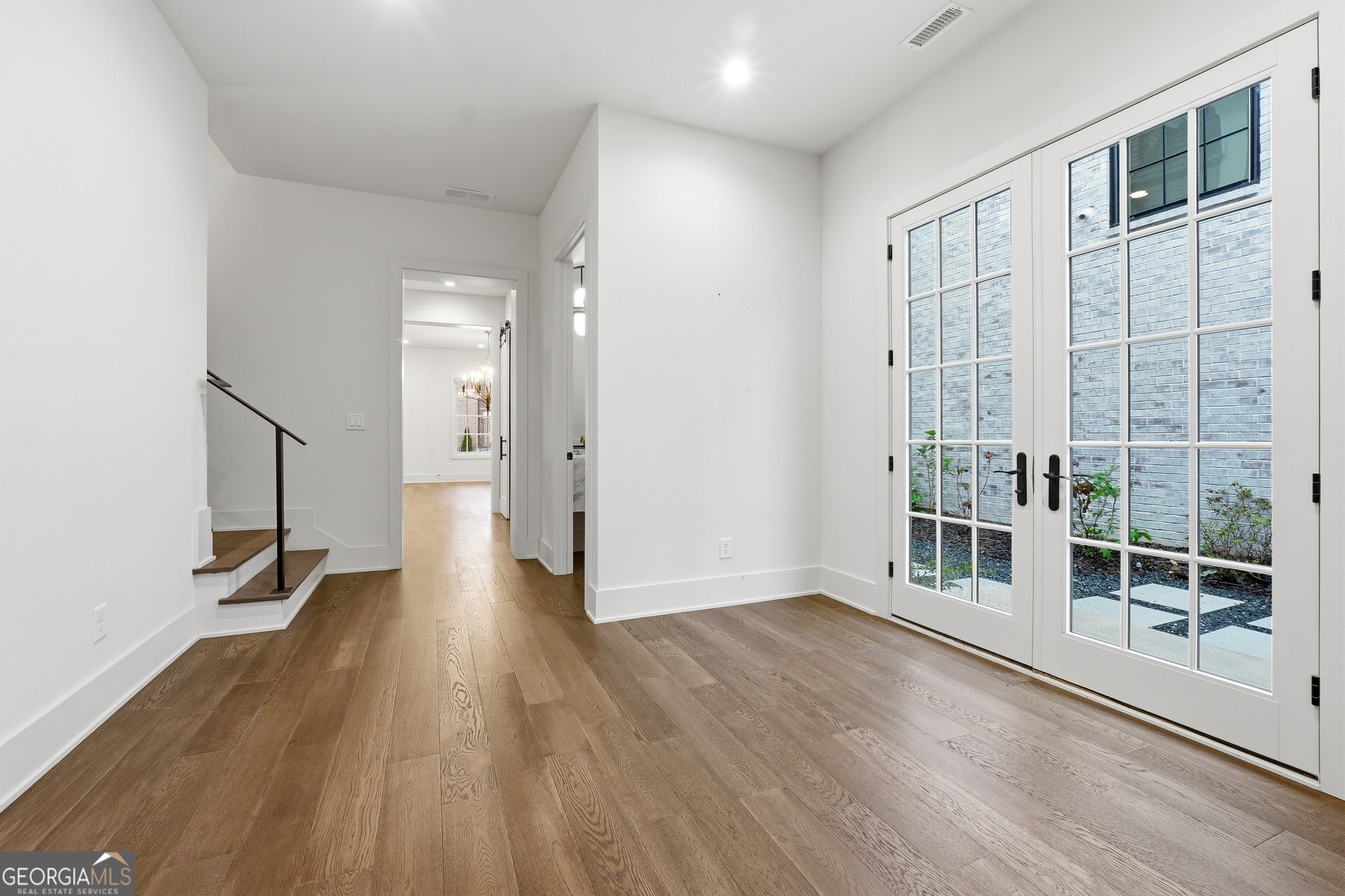 215 3rd Street Property Photo 20