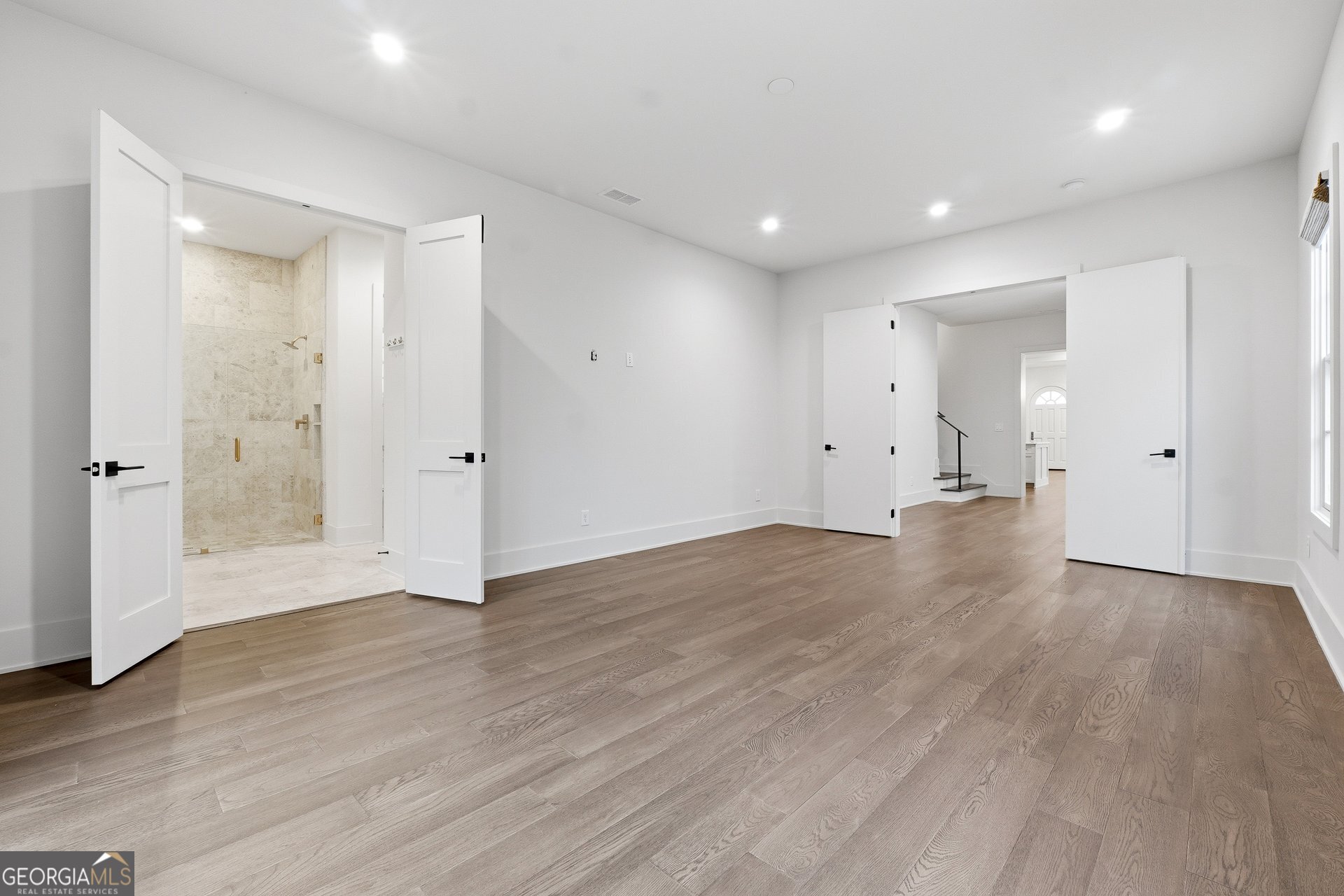 215 3rd Street Property Photo 22