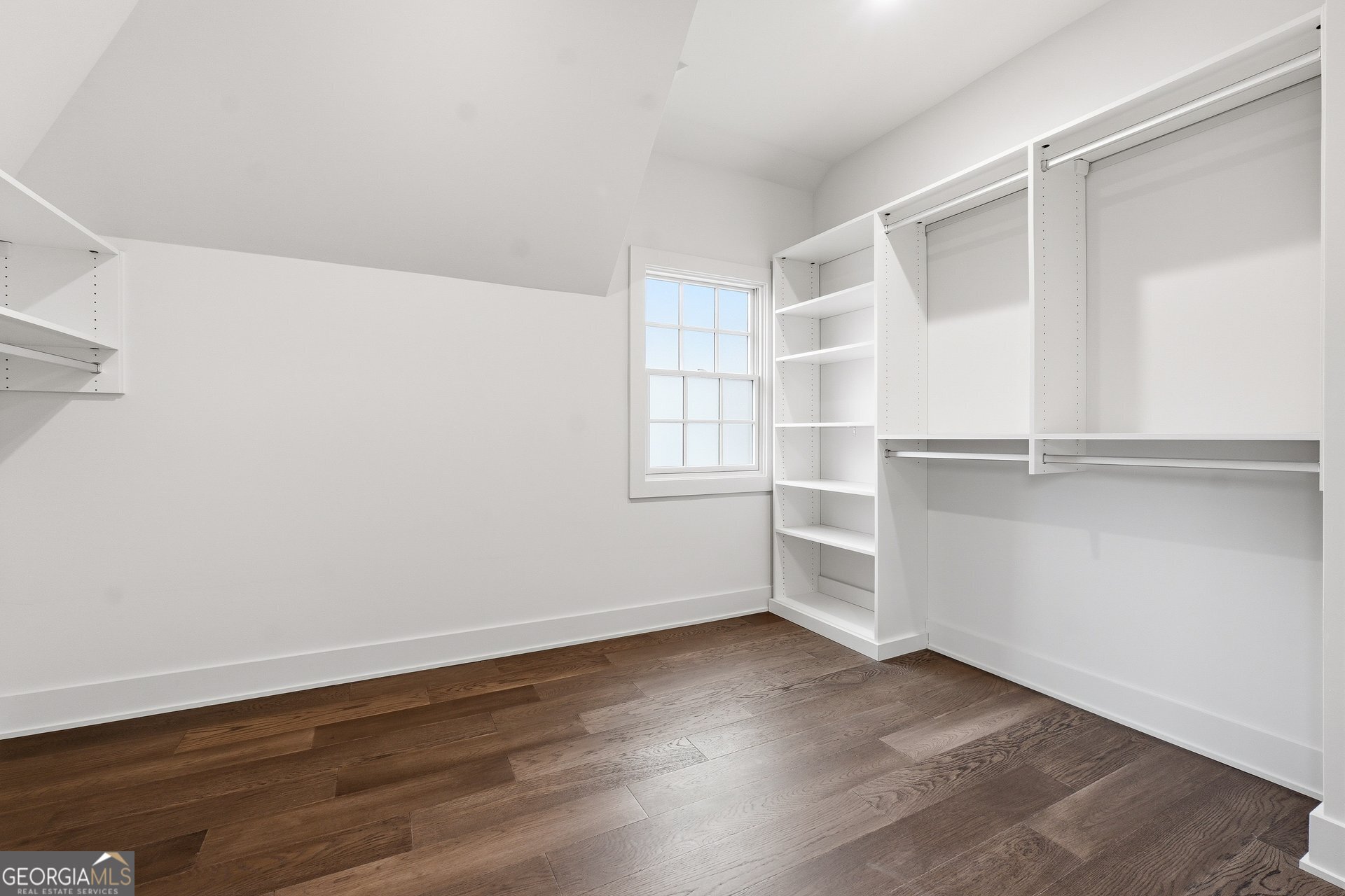215 3rd Street Property Photo 31