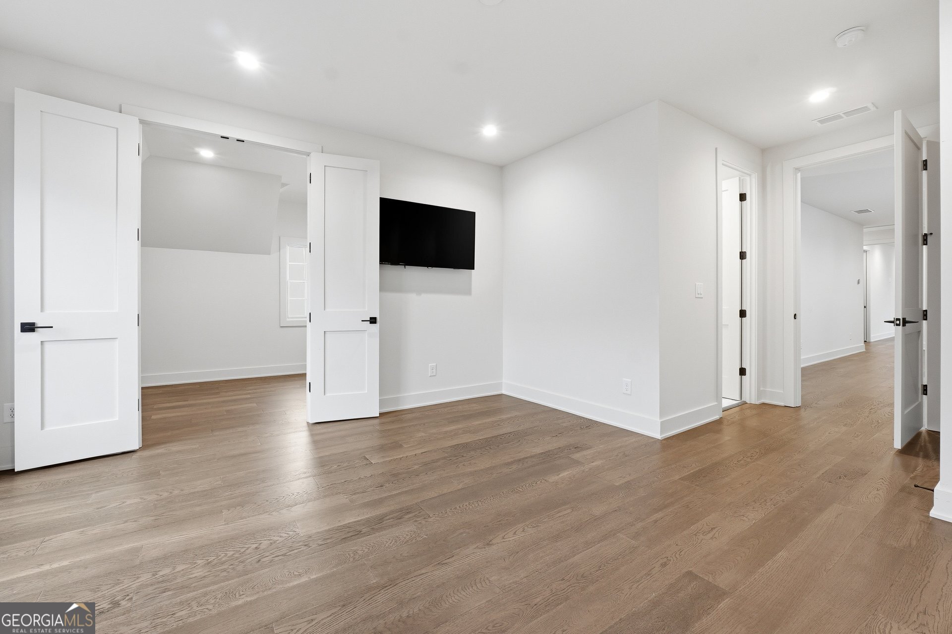 215 3rd Street Property Photo 40