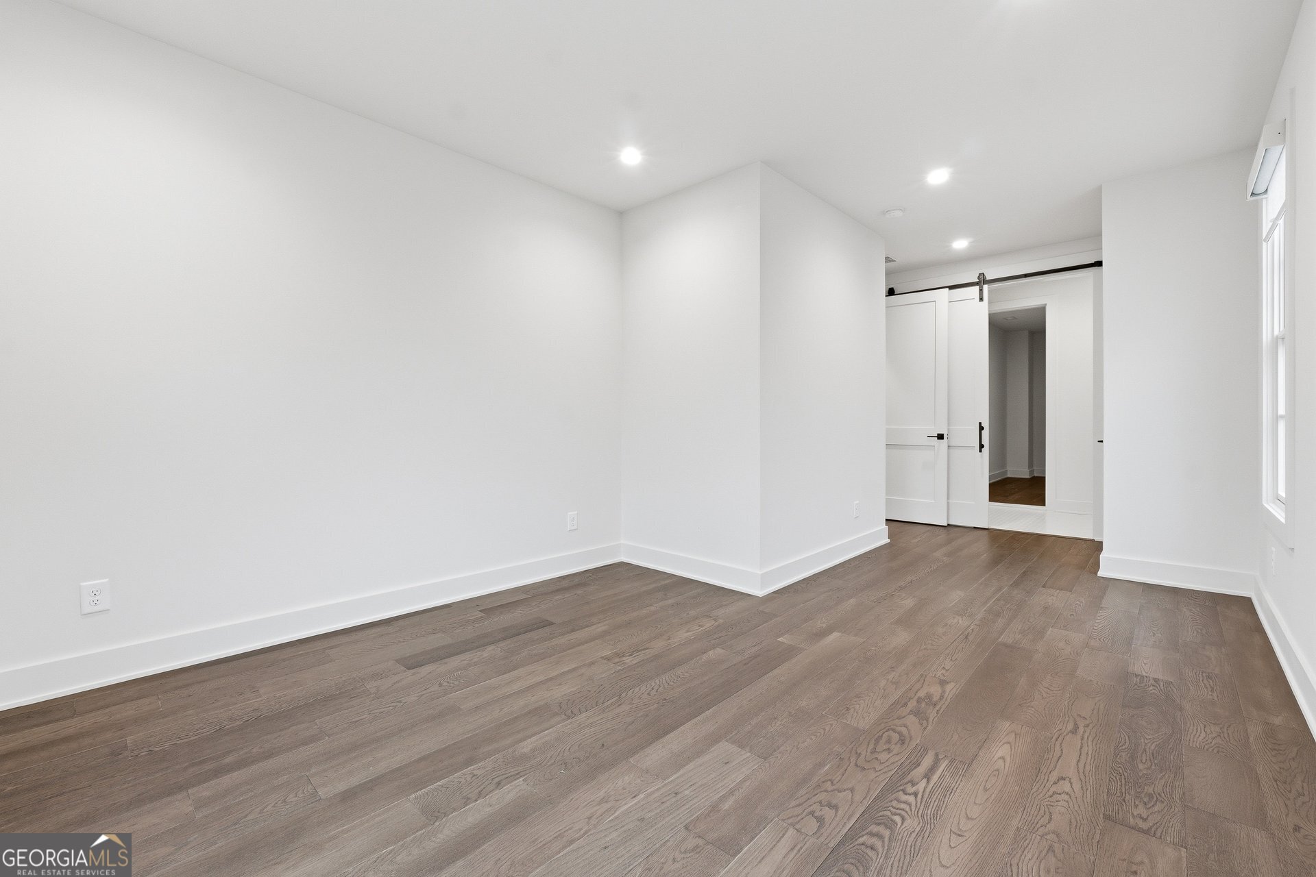 215 3rd Street Property Photo 42
