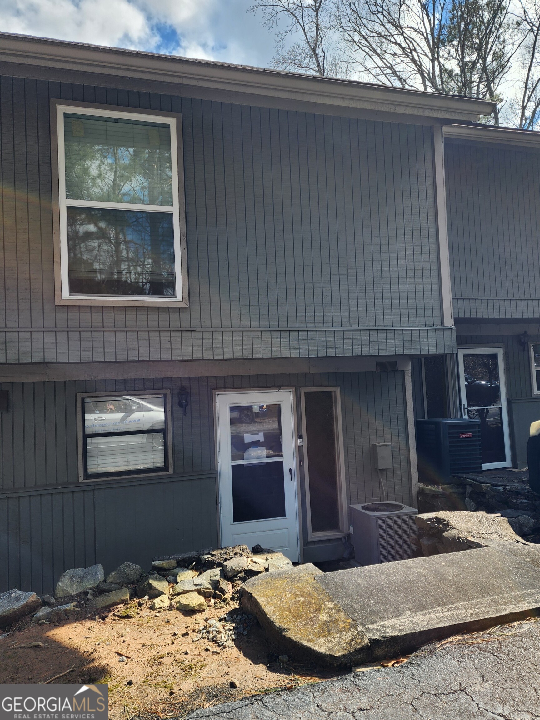 6204 Overlook Road Property Photo 1