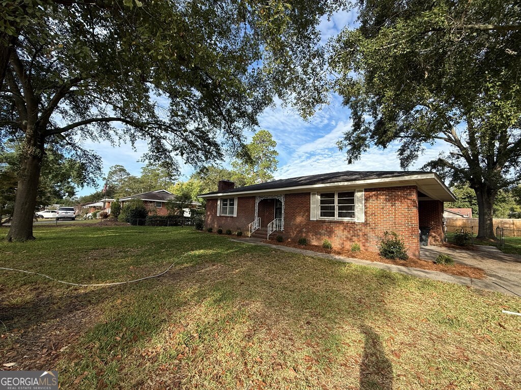 412 Roberson Street Property Photo 3