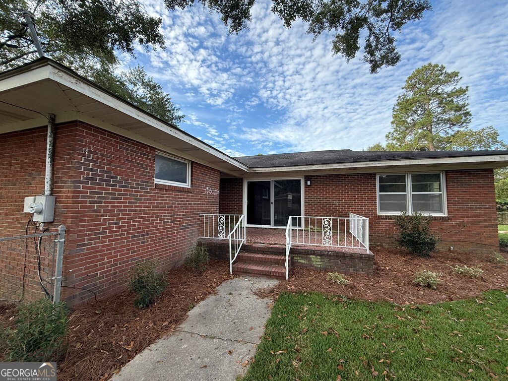 412 Roberson Street Property Photo 9