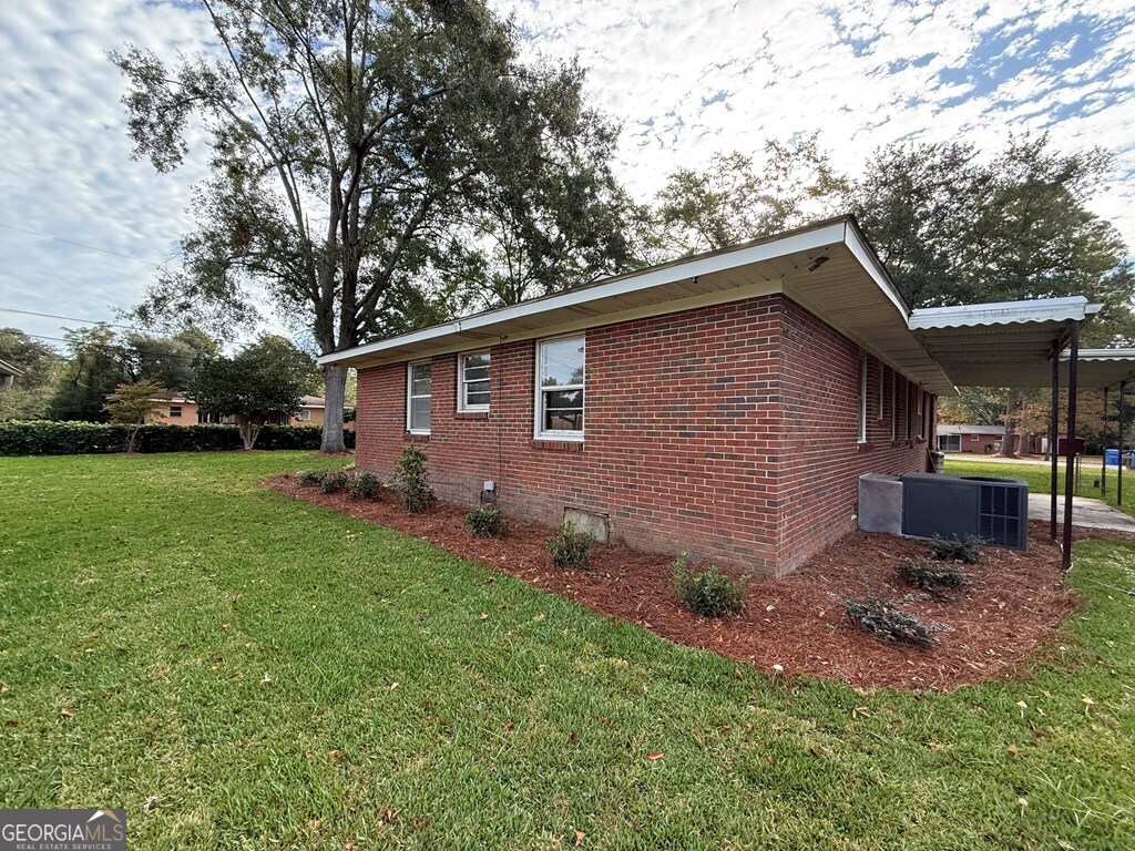 412 Roberson Street Property Photo 10