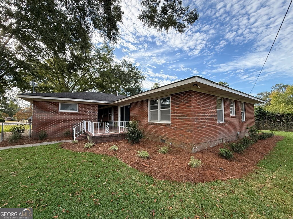412 Roberson Street Property Photo 11