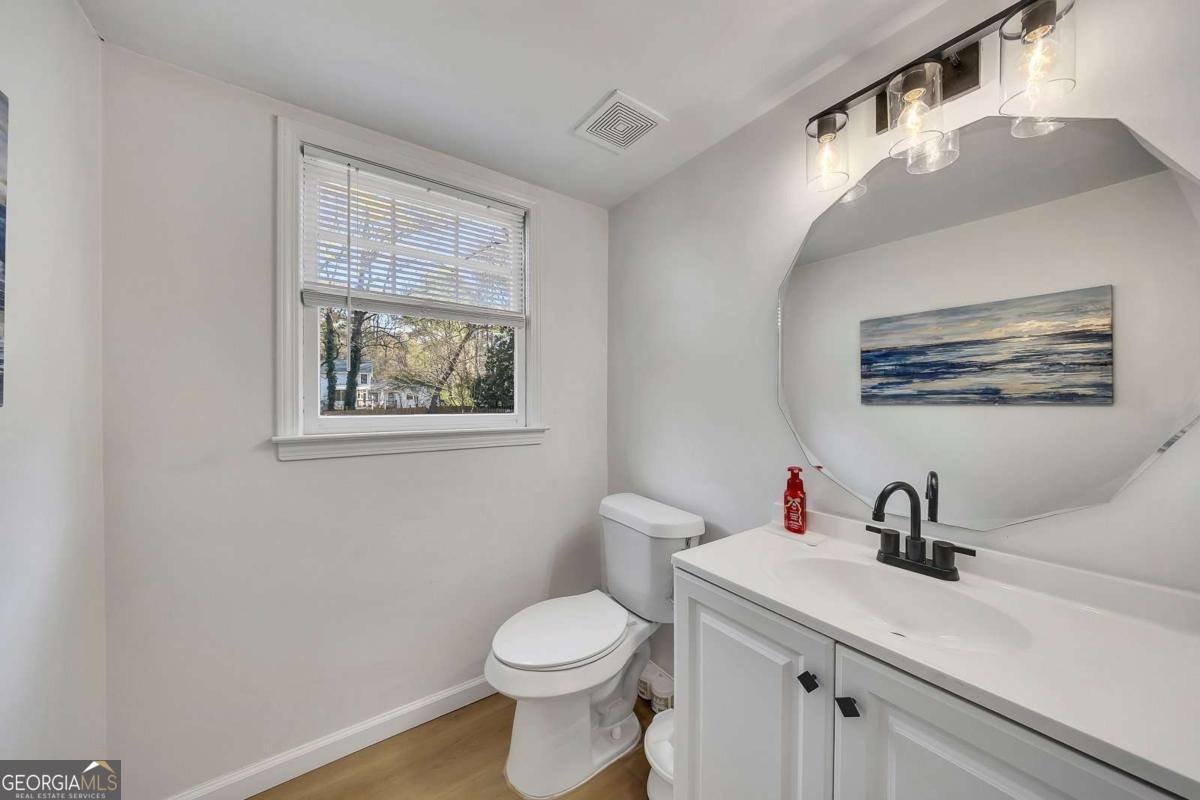 2328 Carnes Road Property Photo 17