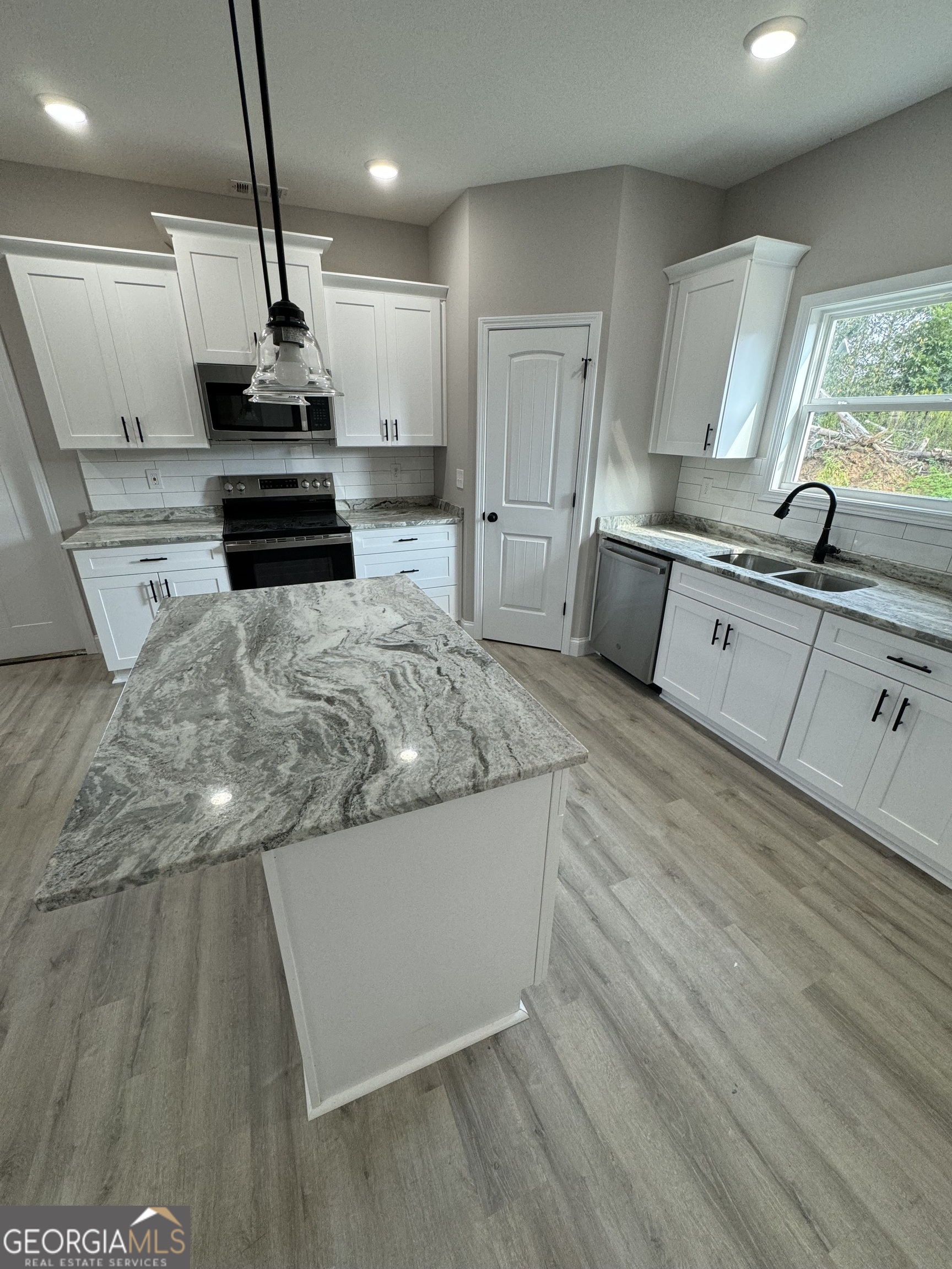 258 Beau Claire Circle Property Photo 3