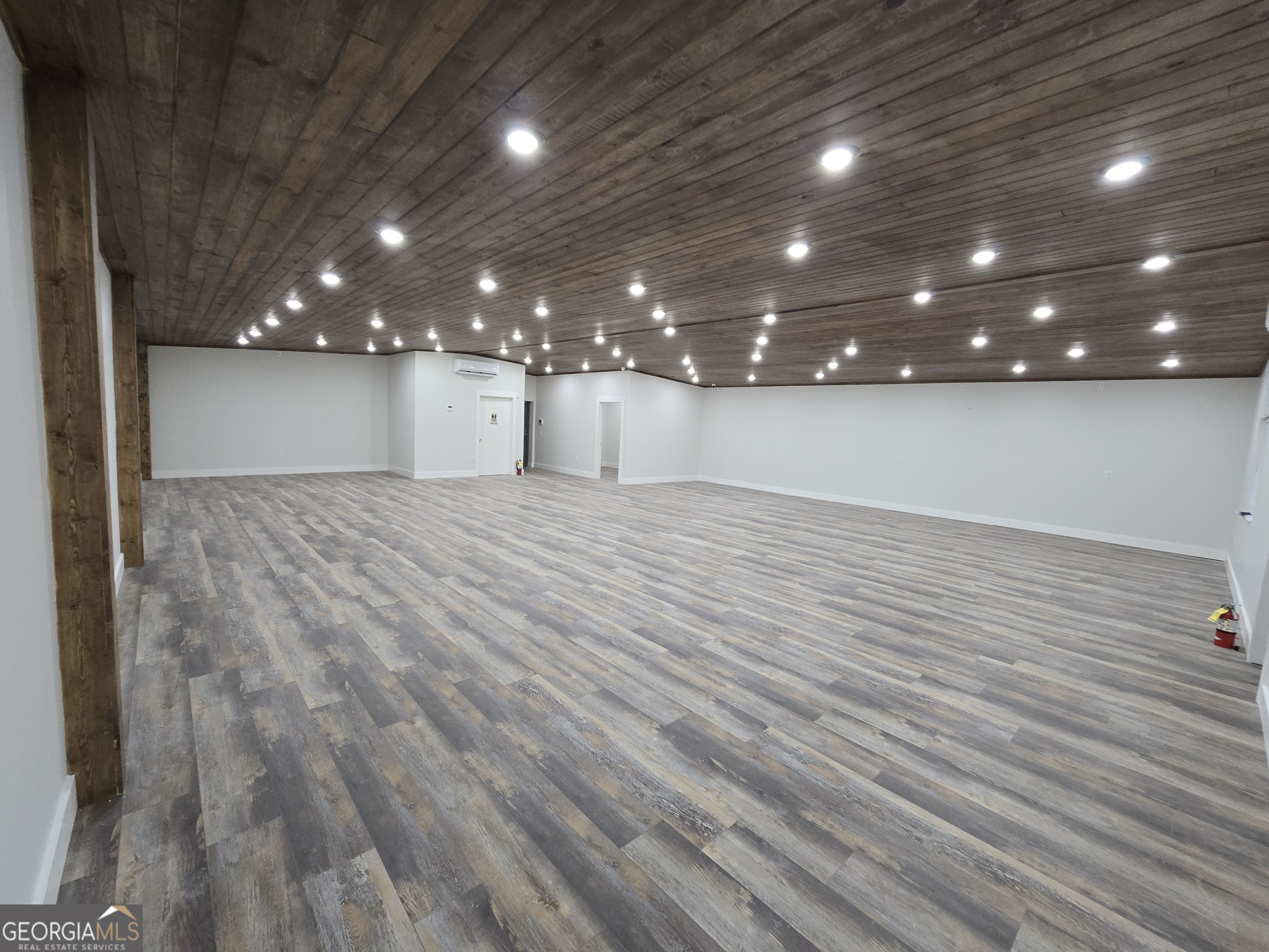 22425 Highway 80 E Property Photo 5