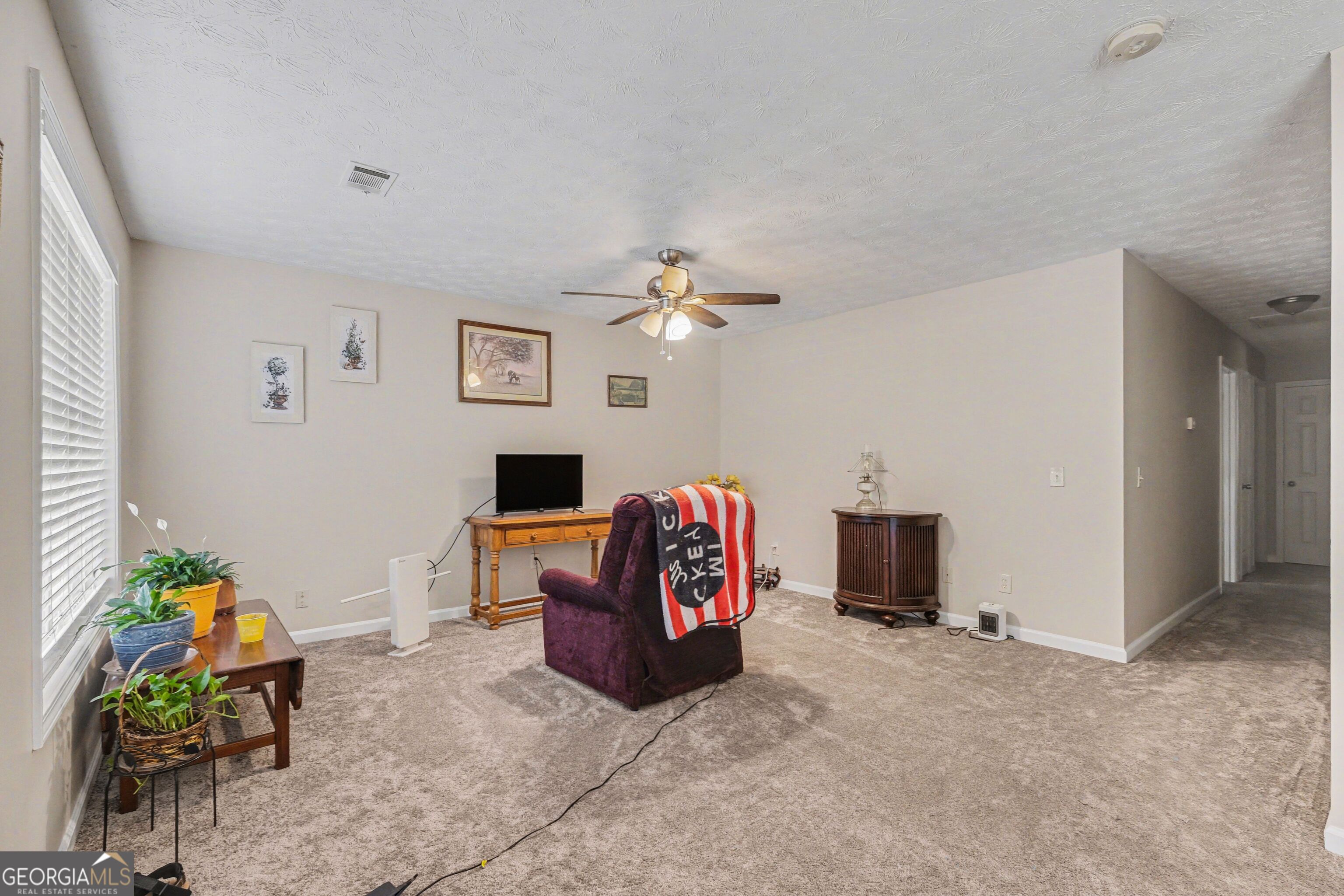 280 Courtyard Circle Property Photo 3