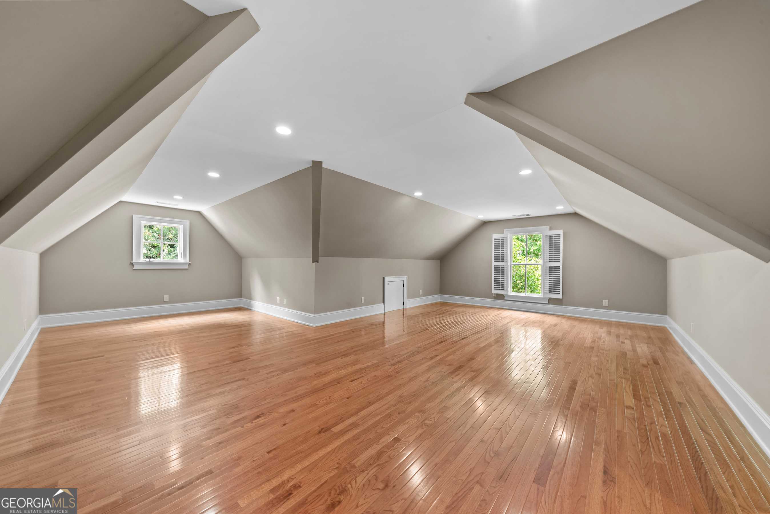 763 Hunter Street Property Photo 40