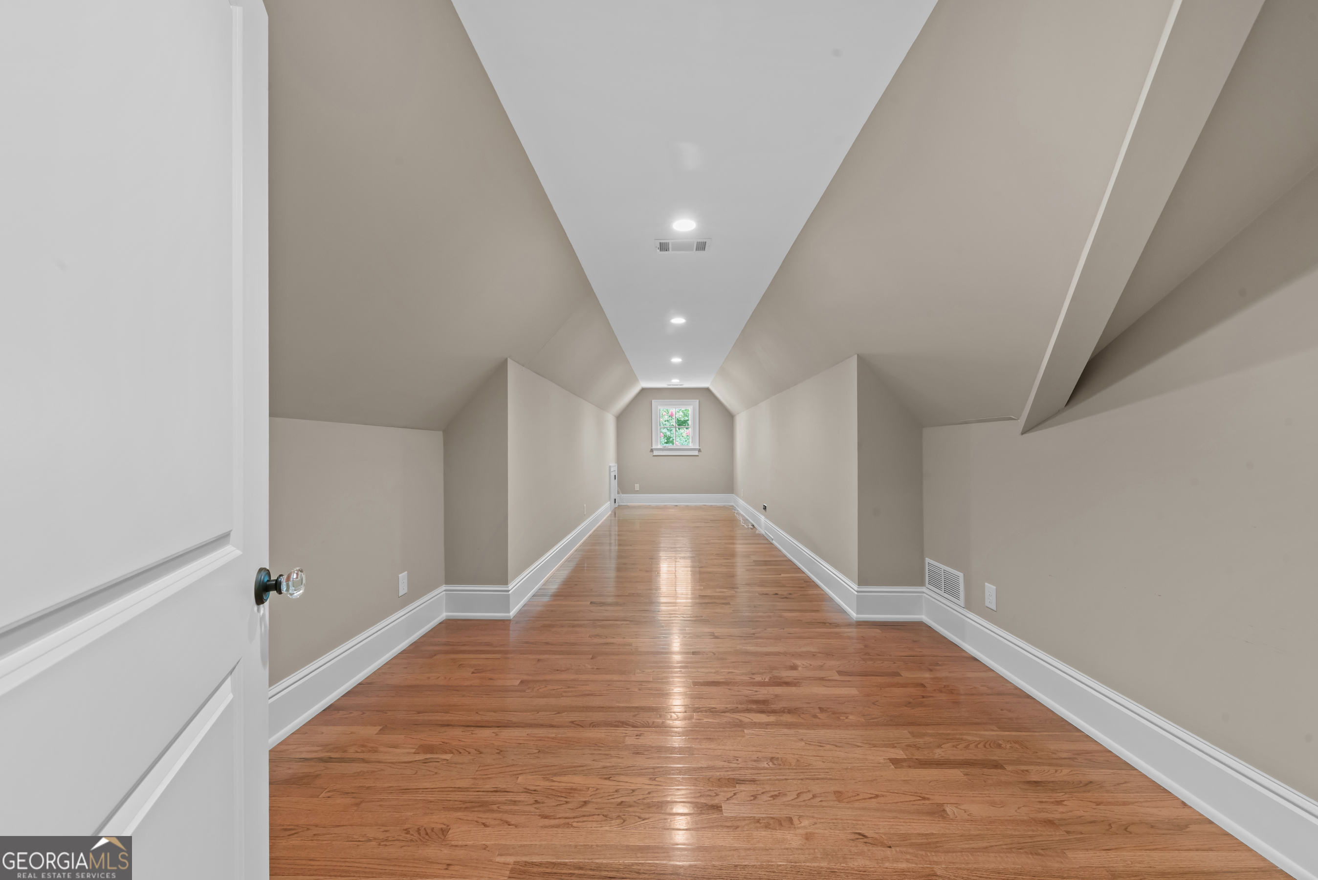 763 Hunter Street Property Photo 42