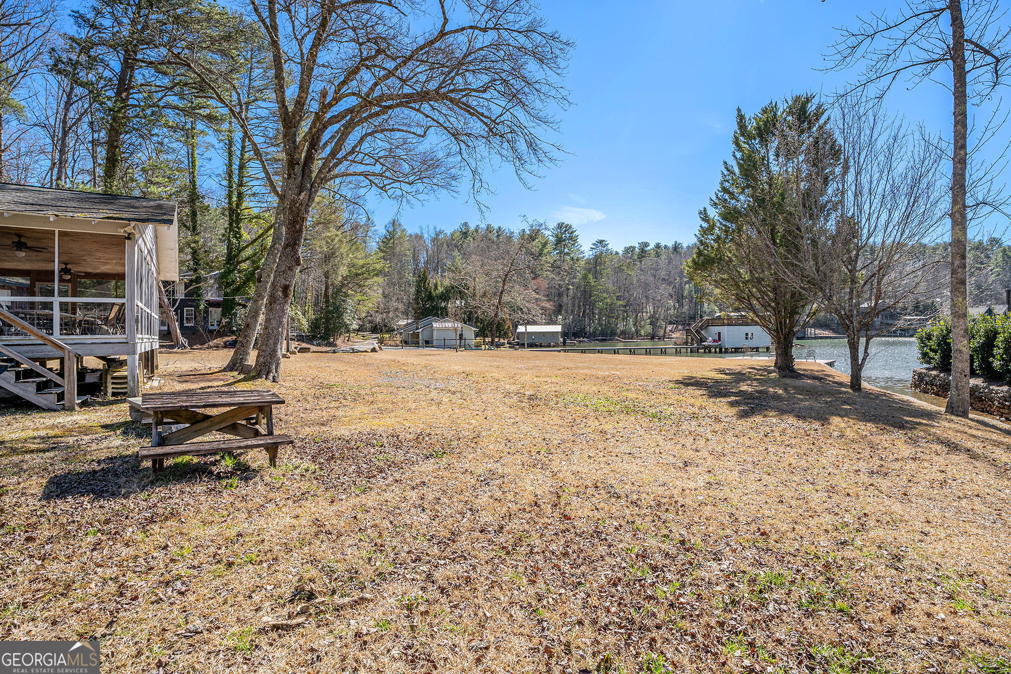 5622 Murray Cove Road Property Photo 1
